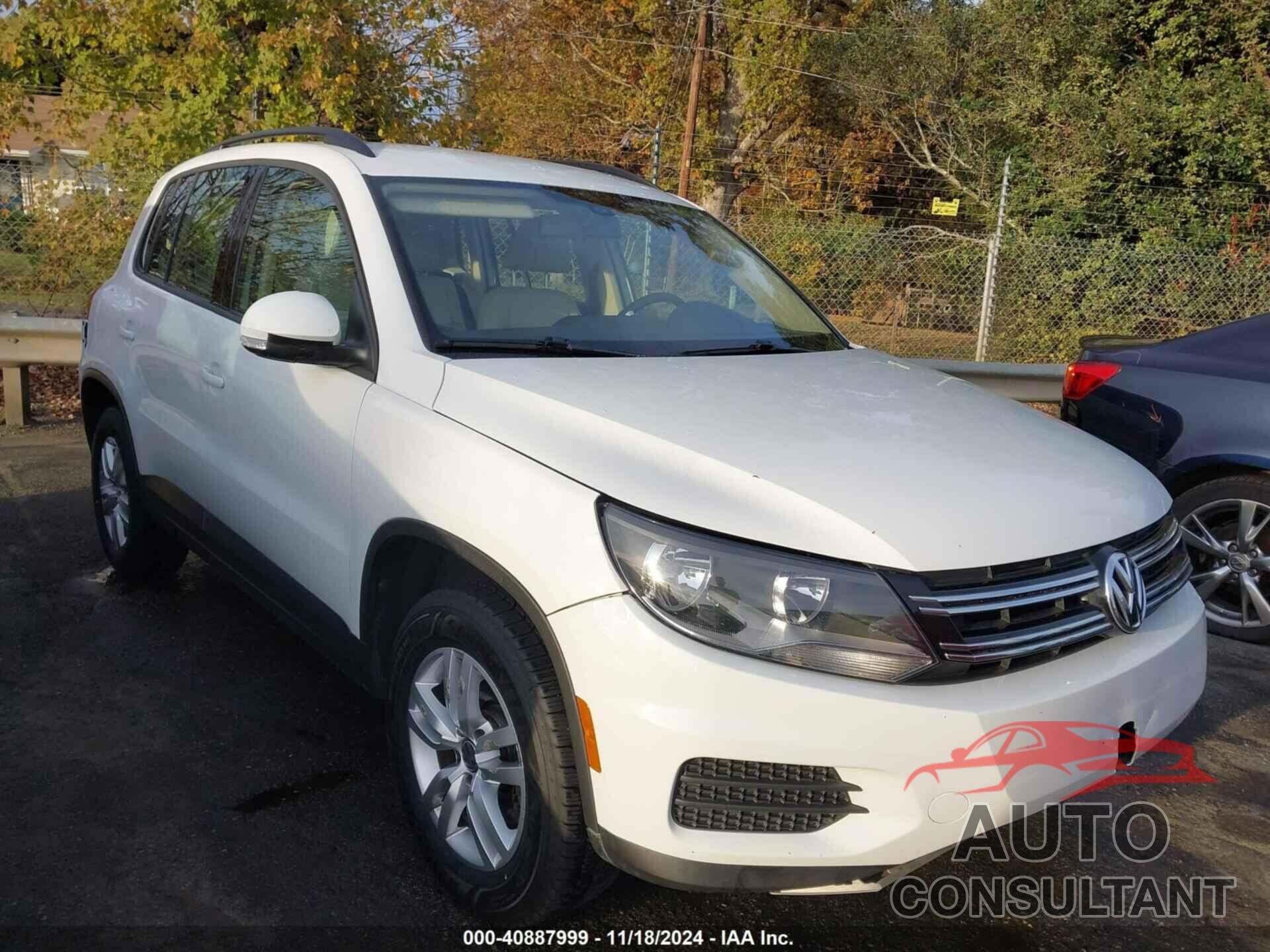 VOLKSWAGEN TIGUAN 2017 - WVGAV7AX6HK039424