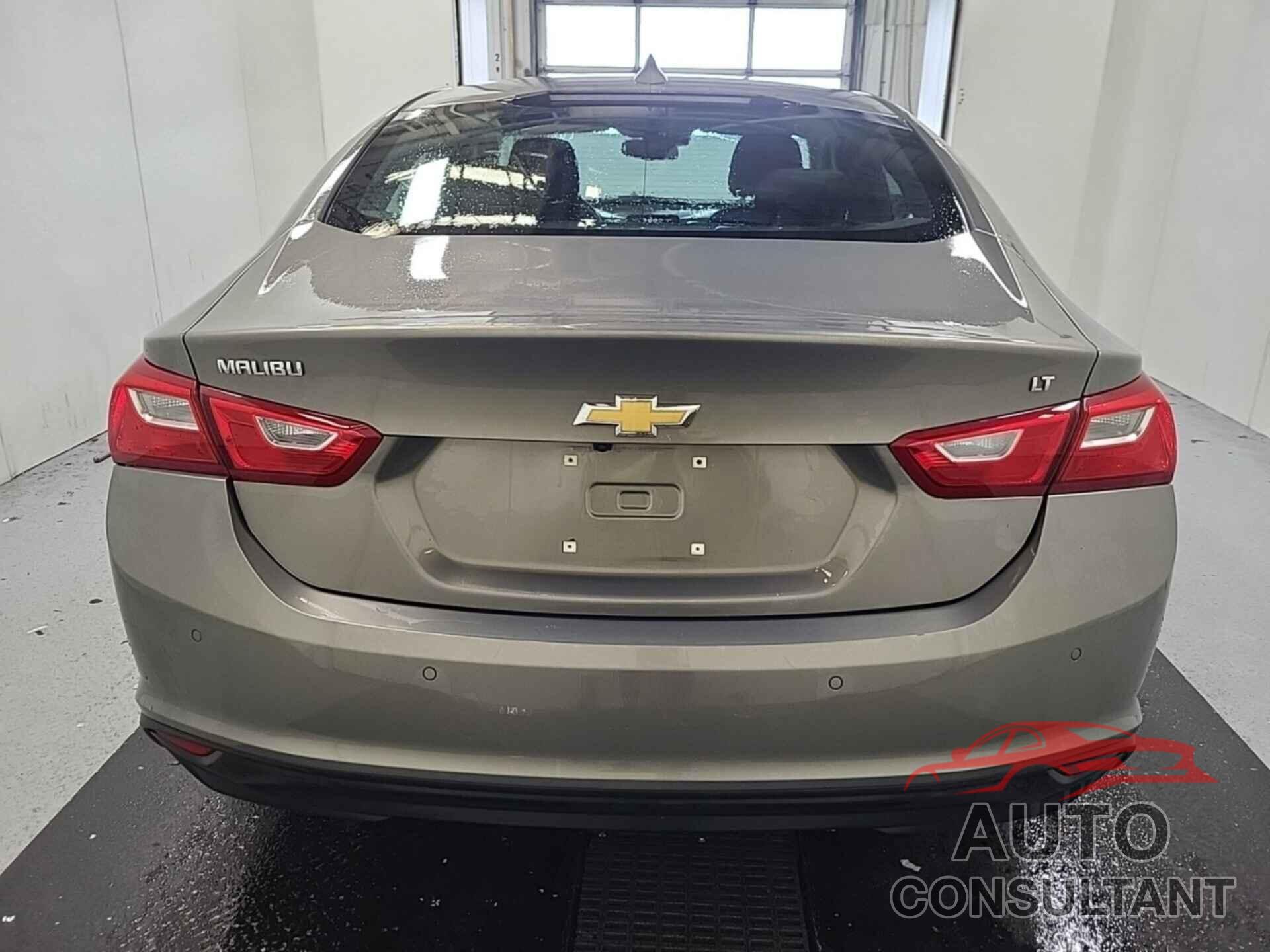 CHEVROLET MALIBU 2018 - 1G1ZD5ST3JF158744