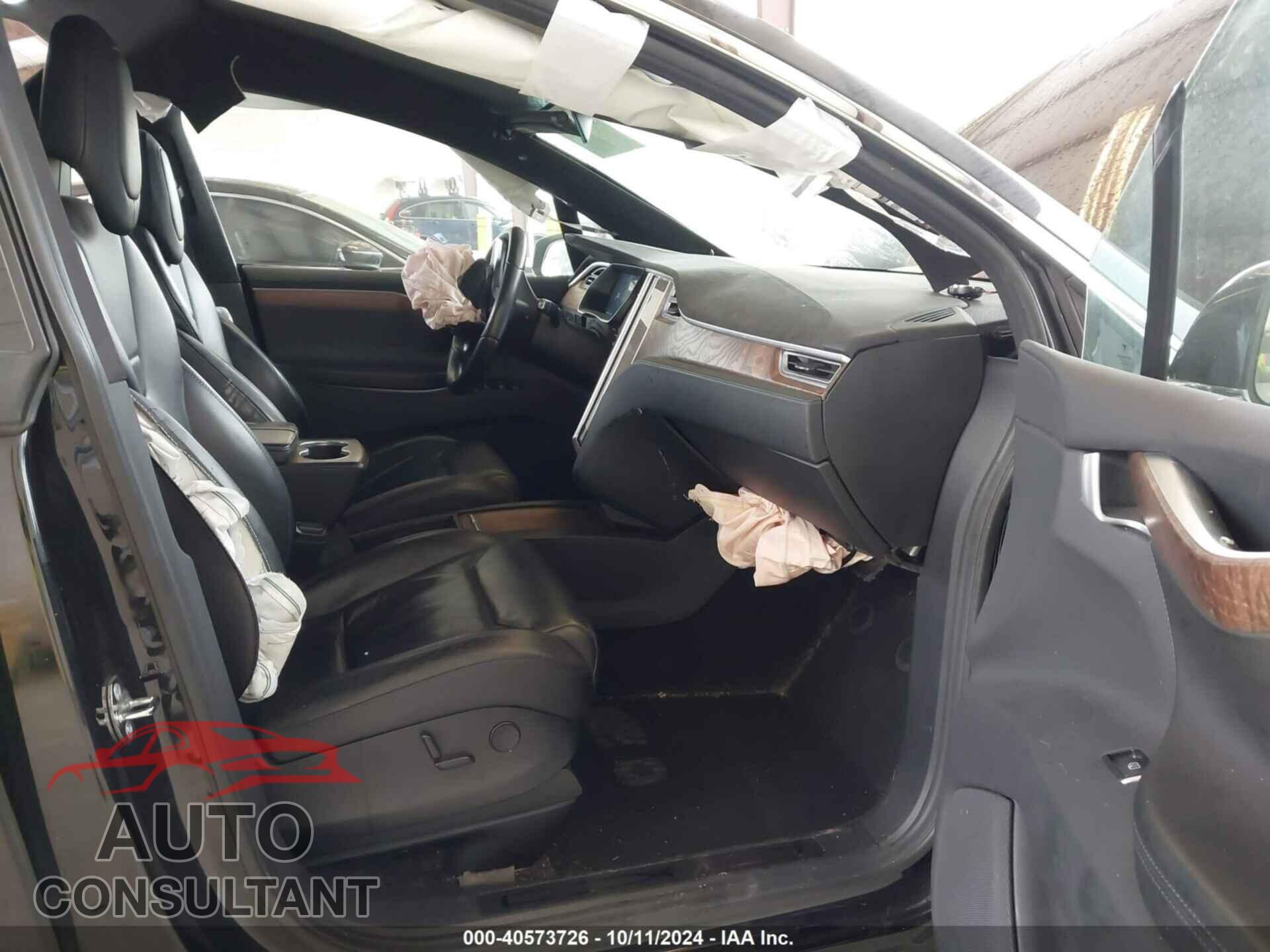 TESLA MODEL X 2017 - 5YJXCBE27HF045672
