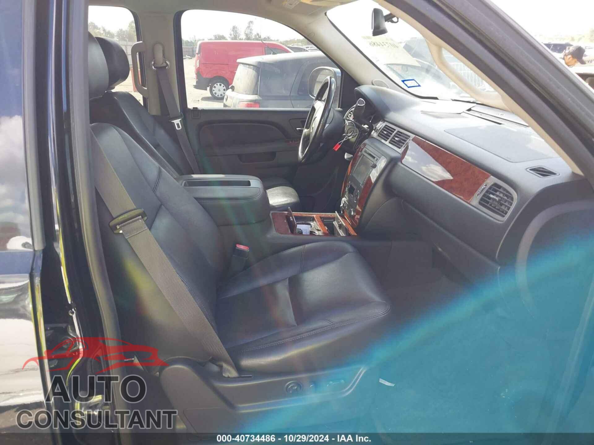 CHEVROLET TAHOE 2013 - 1GNSKCE05DR350245