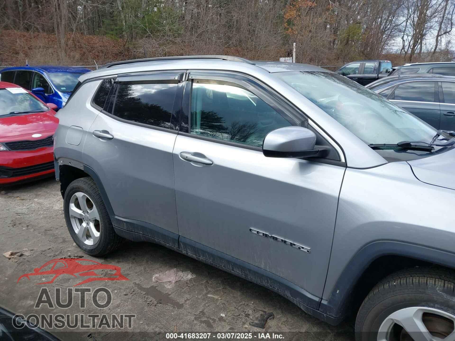JEEP COMPASS 2018 - 3C4NJDBB8JT480351
