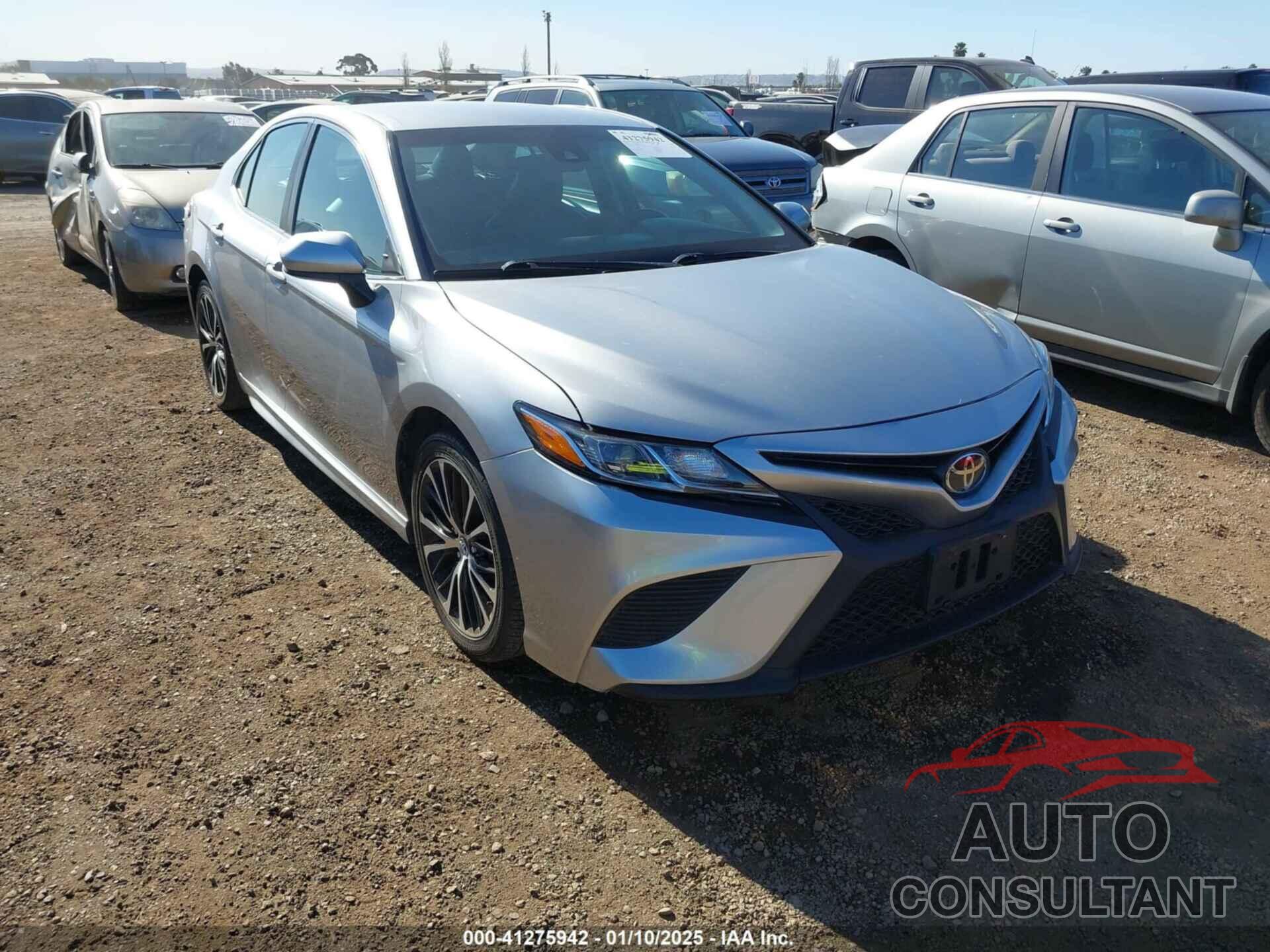 TOYOTA CAMRY 2018 - 4T1B11HKXJU075635
