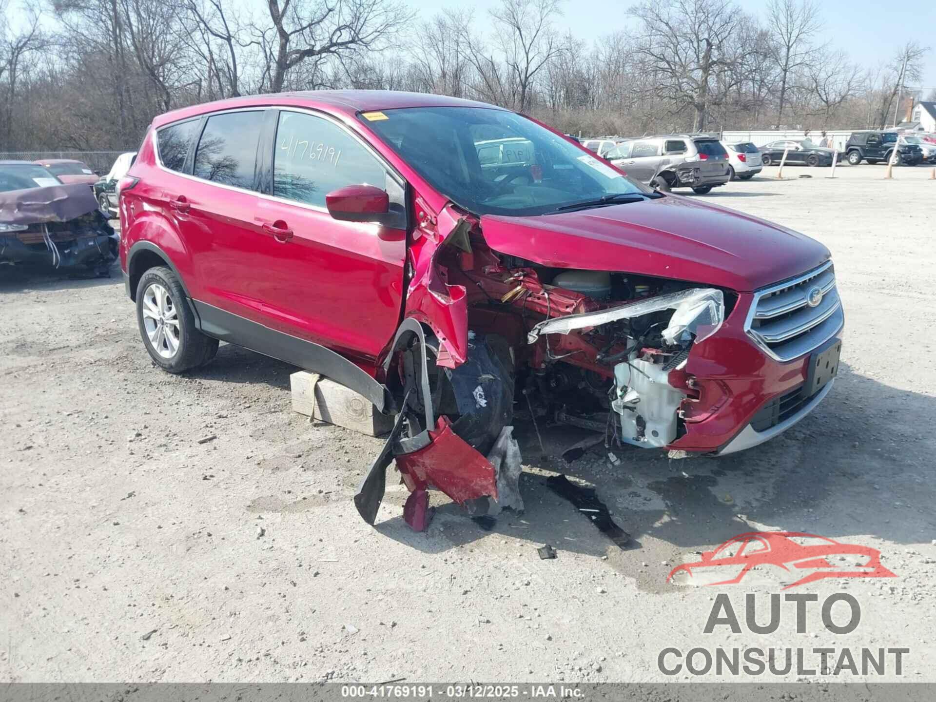 FORD ESCAPE 2017 - 1FMCU9GD2HUB58323