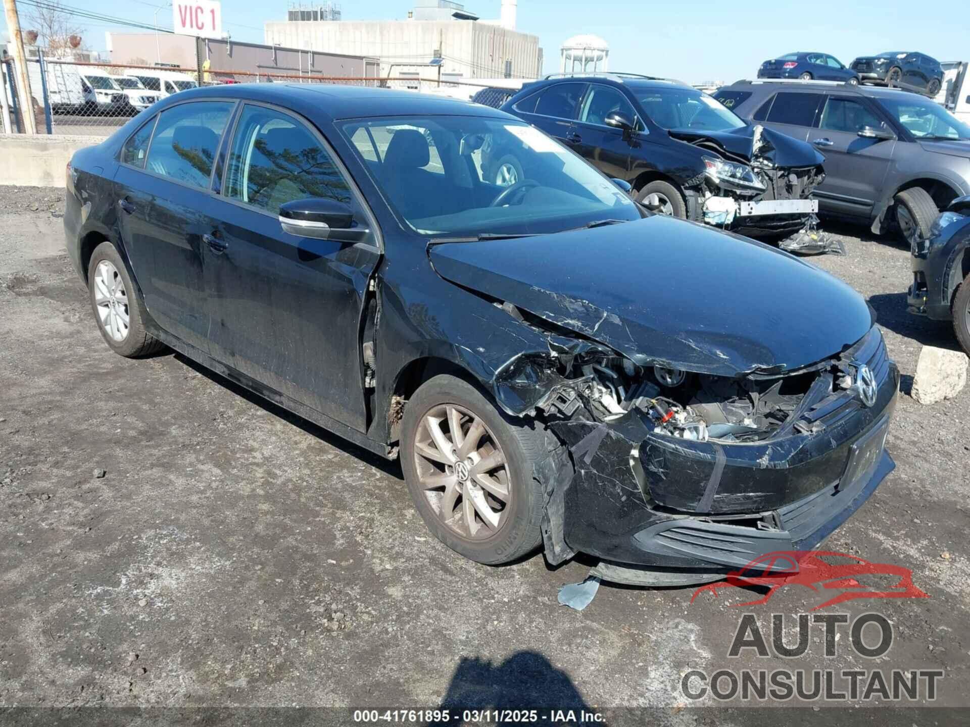 VOLKSWAGEN JETTA 2011 - 3VWDZ7AJ2BM330064