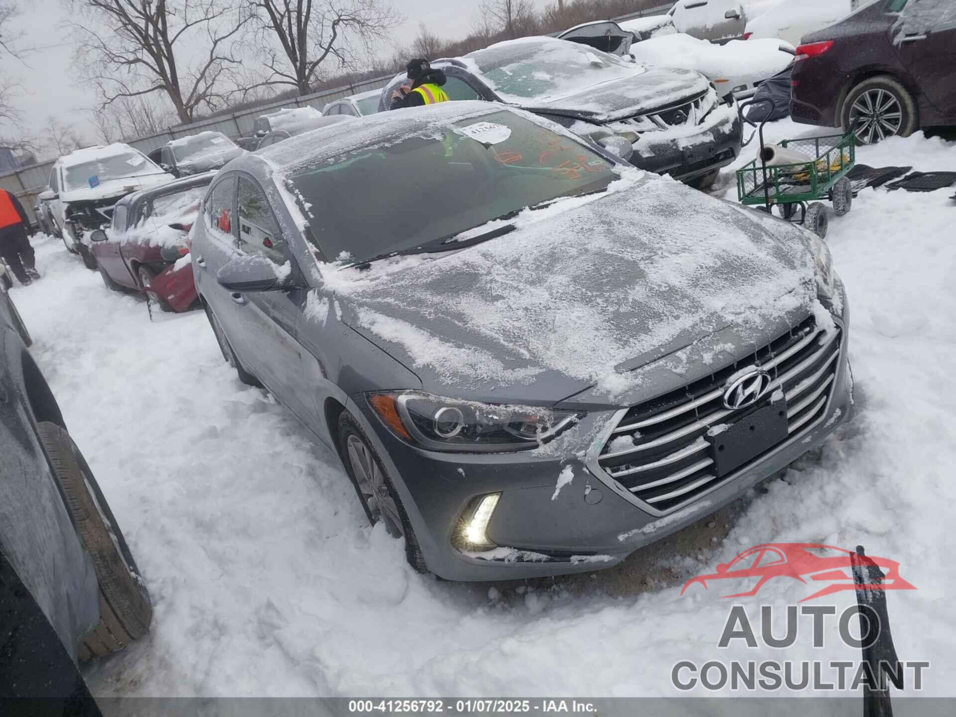 HYUNDAI ELANTRA 2018 - KMHD84LF7JU606130
