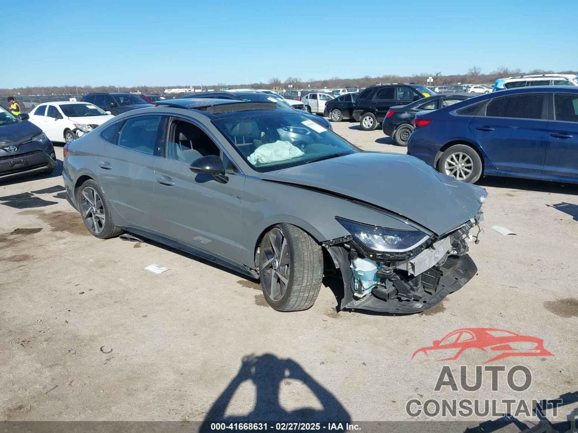 HYUNDAI SONATA 2022 - KMHL44J26NA240496