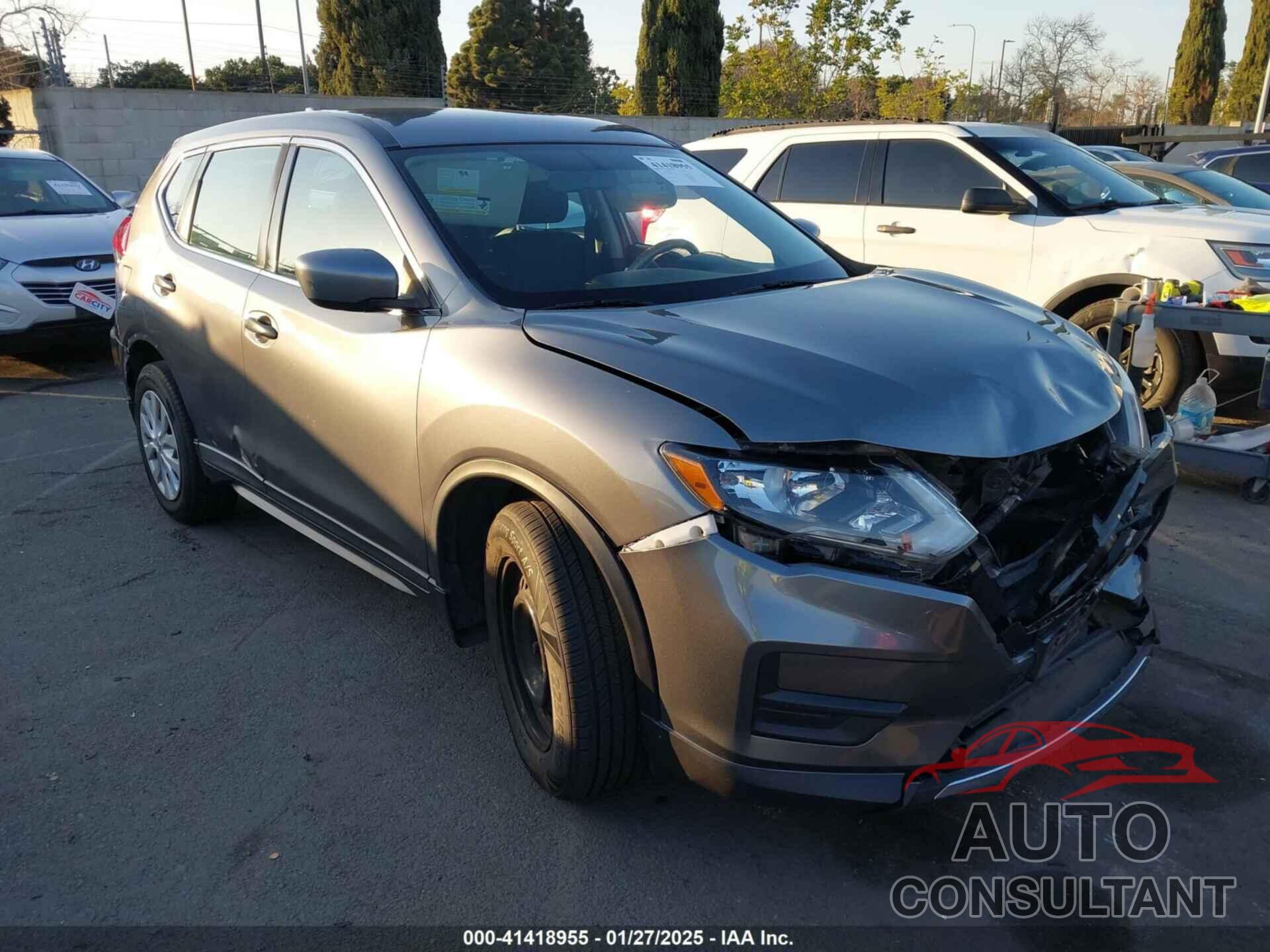 NISSAN ROGUE 2018 - KNMAT2MT8JP509189