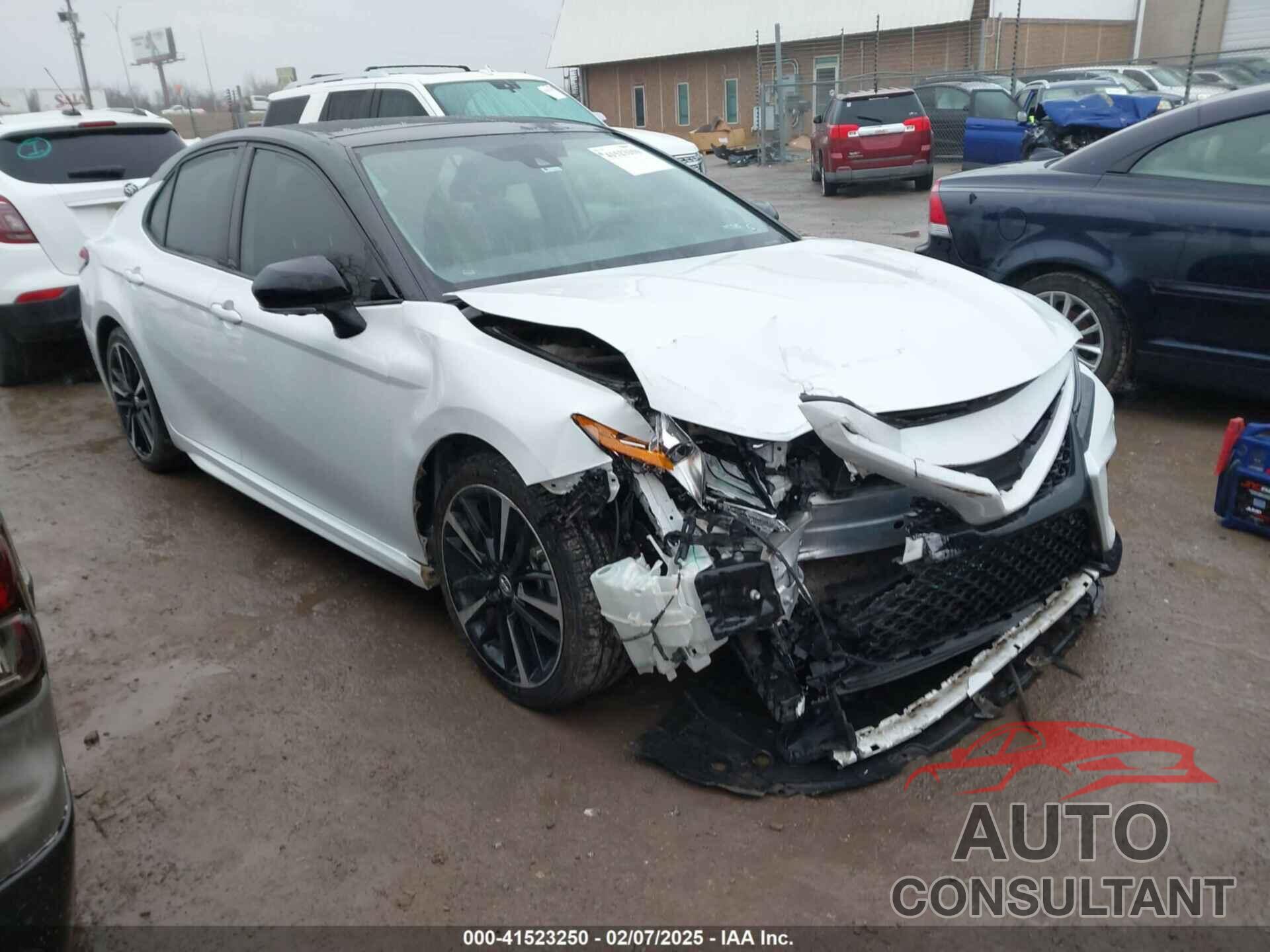 TOYOTA CAMRY 2019 - 4T1B61HK0KU170000