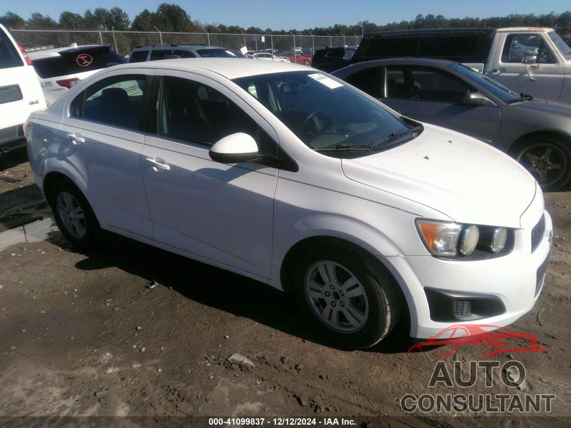 CHEVROLET SONIC 2015 - 1G1JC5SH0F4213925