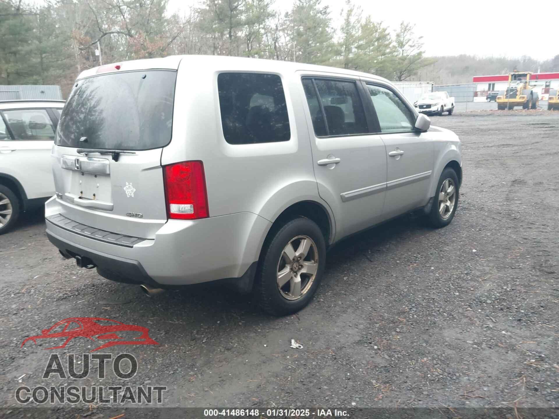 HONDA PILOT 2010 - 5FNYF4H51AB041121