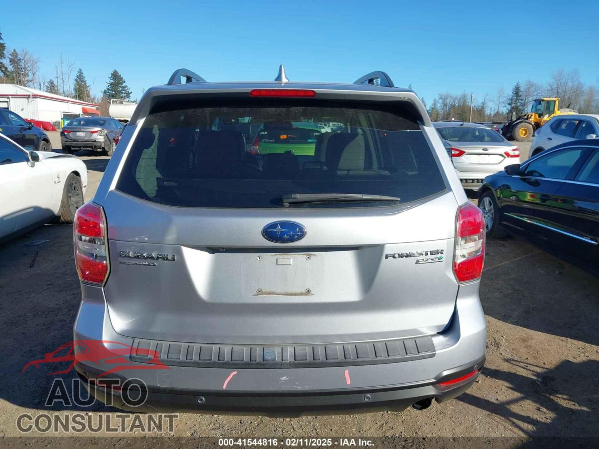 SUBARU FORESTER 2016 - JF2SJAVC8GH528283