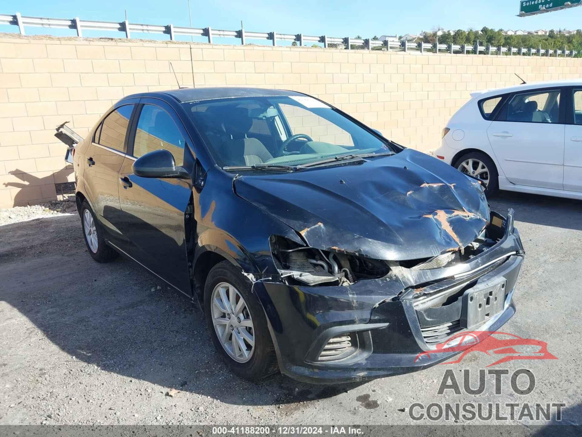 CHEVROLET SONIC 2018 - 1G1JD5SB8J4102167