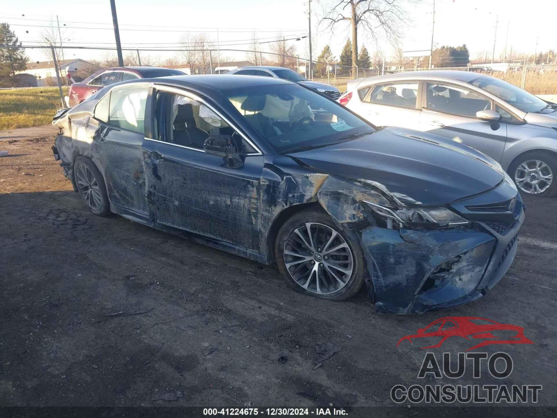 TOYOTA CAMRY 2018 - 4T1B11HK6JU586064