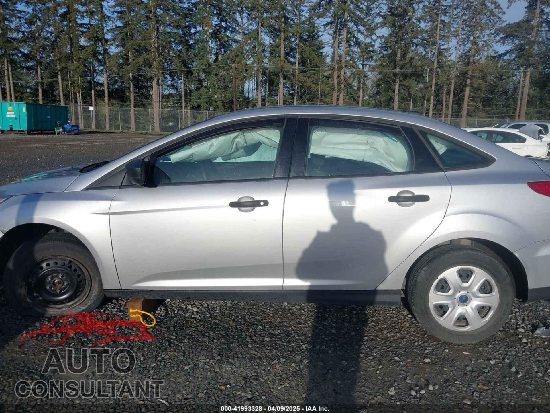 FORD FOCUS 2017 - 1FADP3E2XHL231075