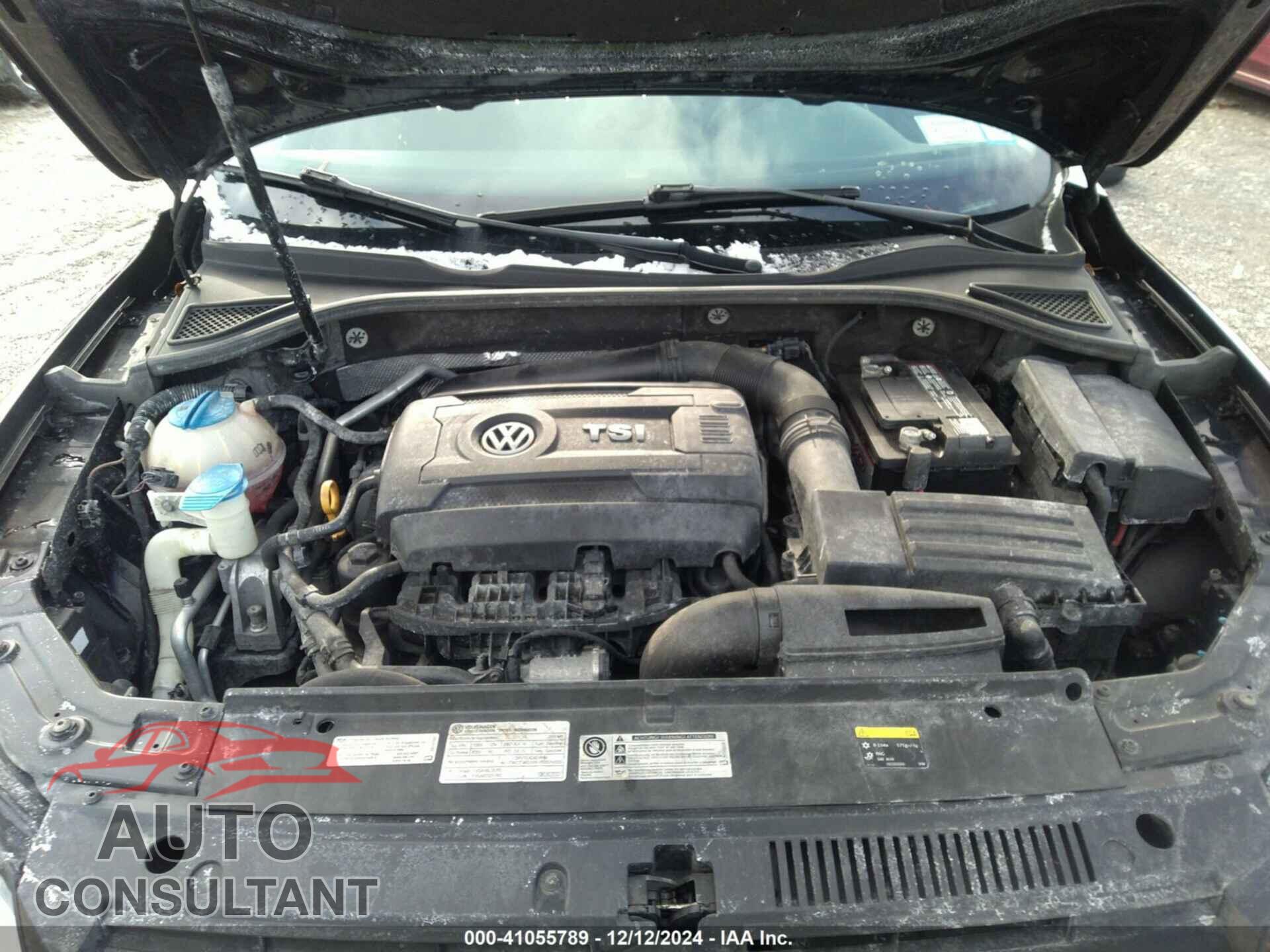 VOLKSWAGEN PASSAT 2015 - 1VWAT7A38FC073585