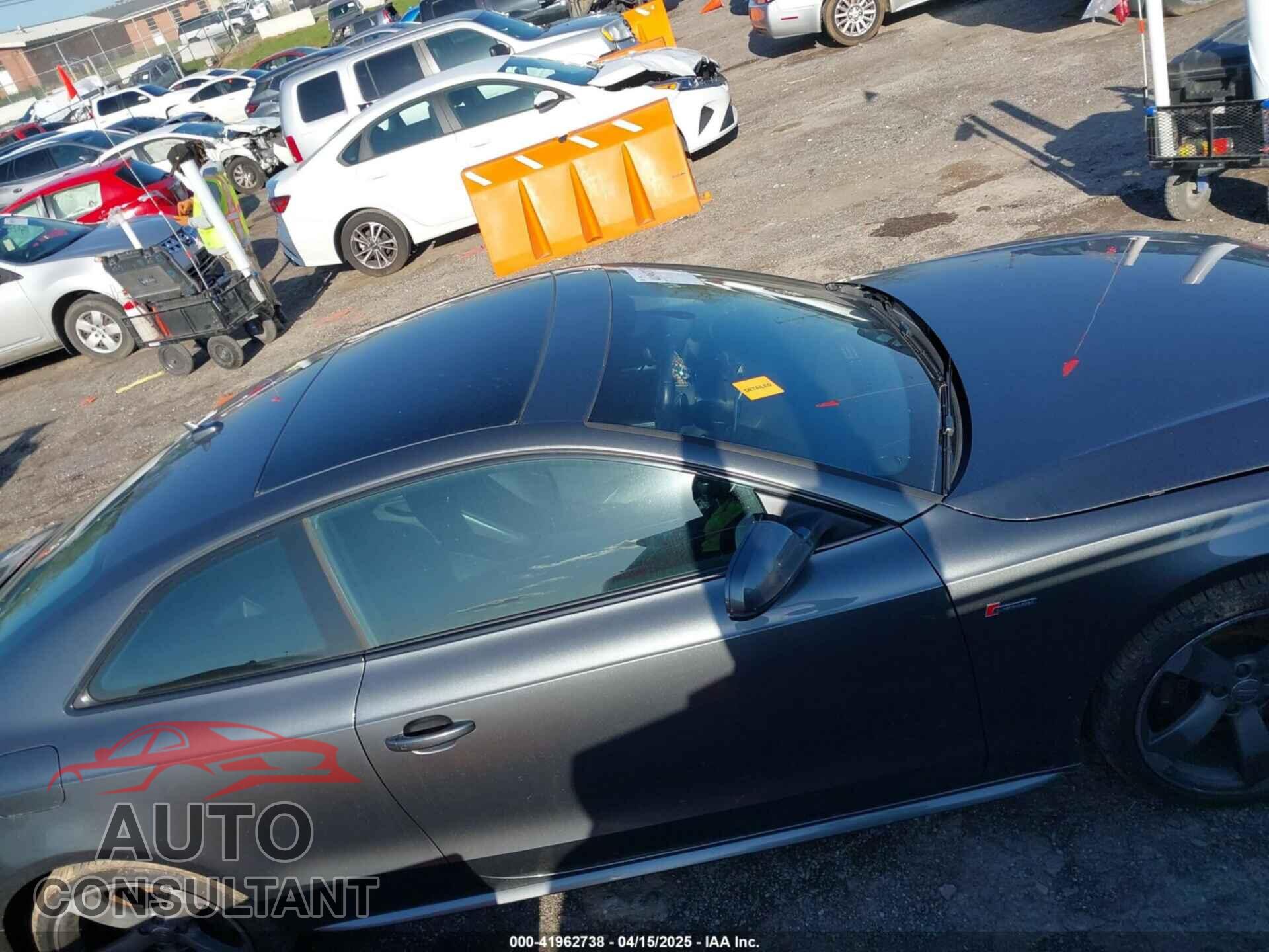 AUDI S5 2015 - WAUCGAFR0FA045606