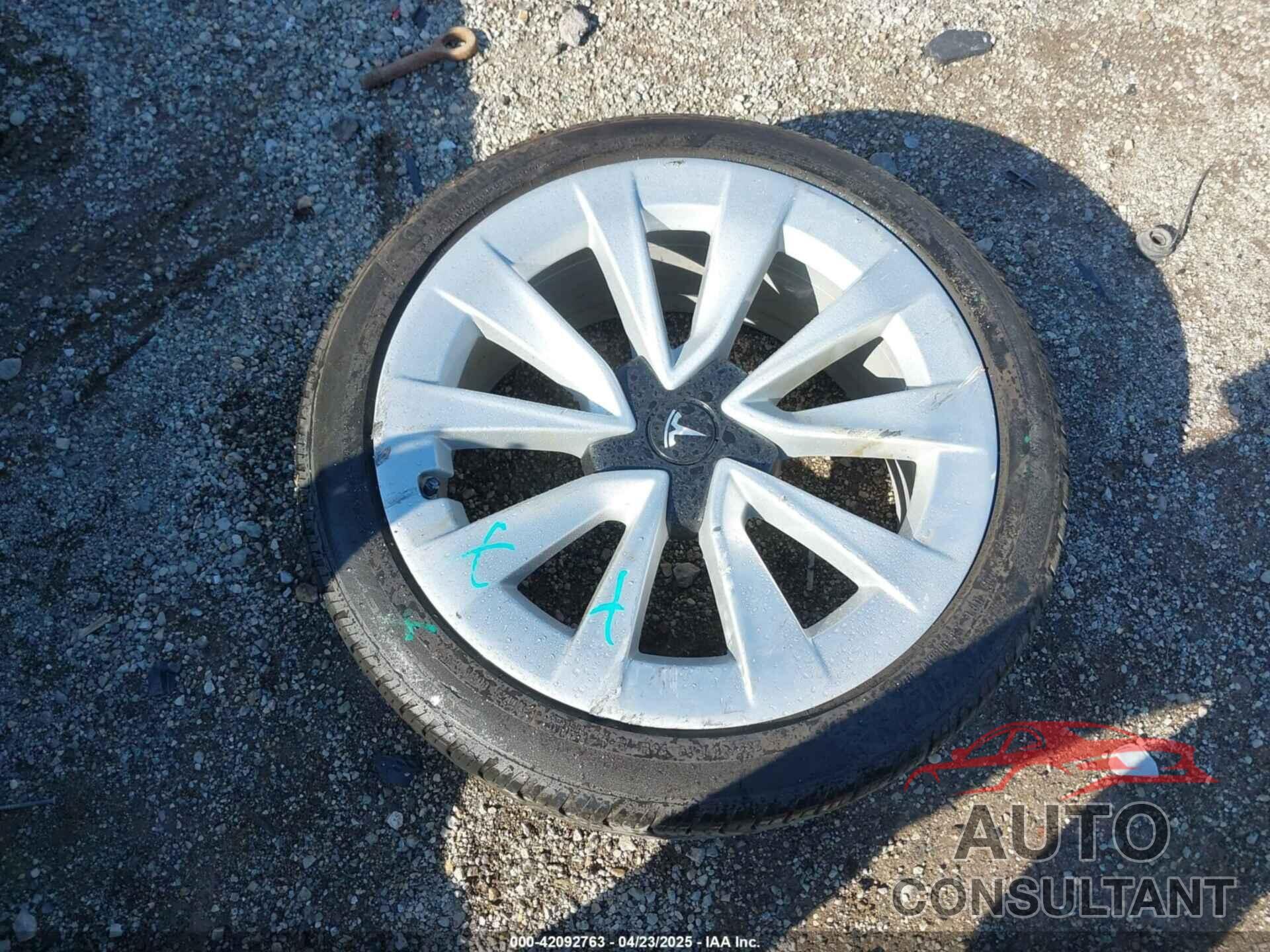 TESLA MODEL 3 2022 - 5YJ3E1EA9NF286123