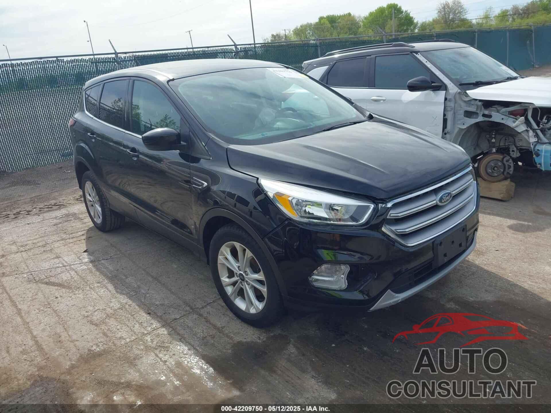 FORD ESCAPE 2017 - 1FMCU0GD6HUE03698