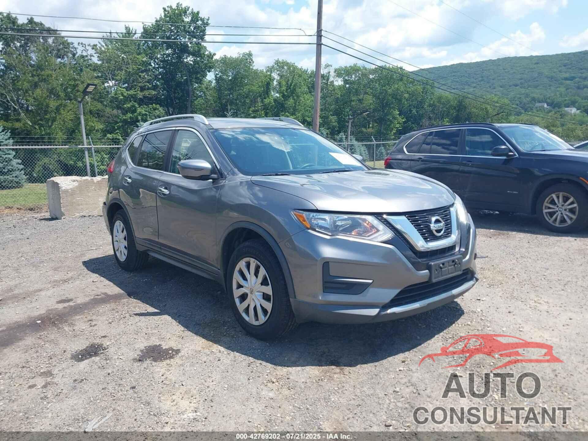 NISSAN ROGUE 2017 - 1KNMAT2MV1HP52501