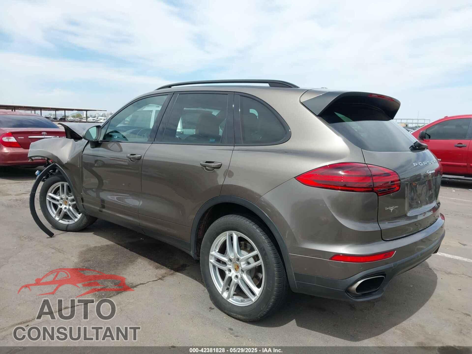 PORSCHE CAYENNE 2016 - WP1AA2A29GLA01796