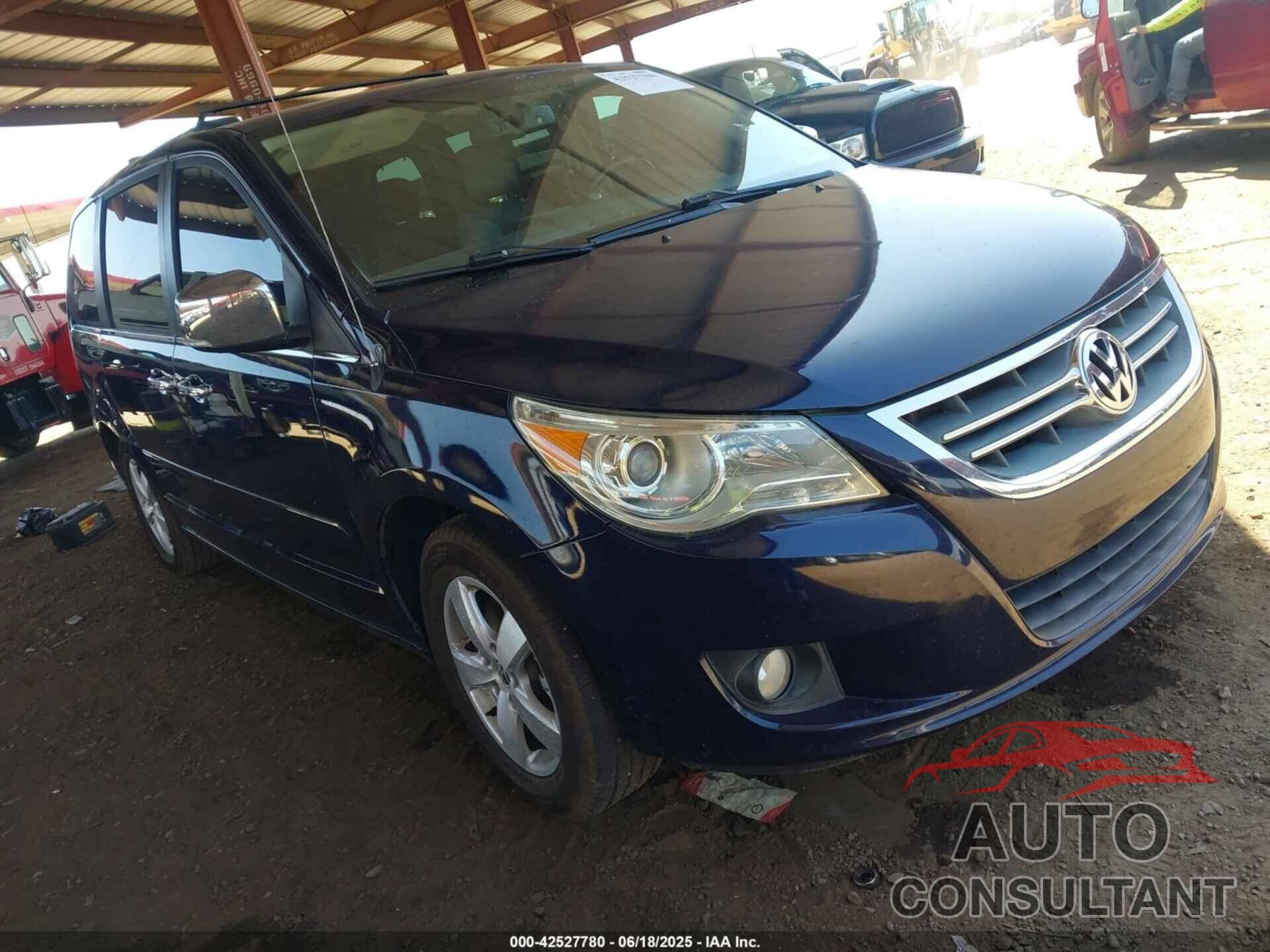 VOLKSWAGEN ROUTAN 2014 - 2C4RVADG3ER135377