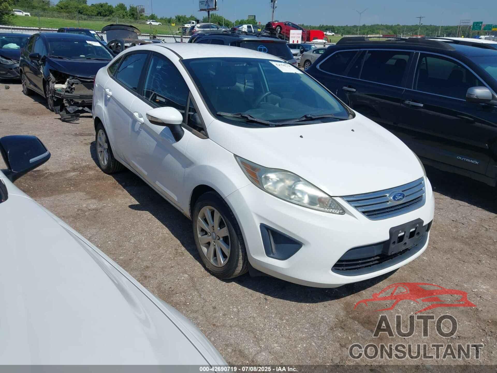 FORD FIESTA 2013 - 3FADP4BJ5DM123070