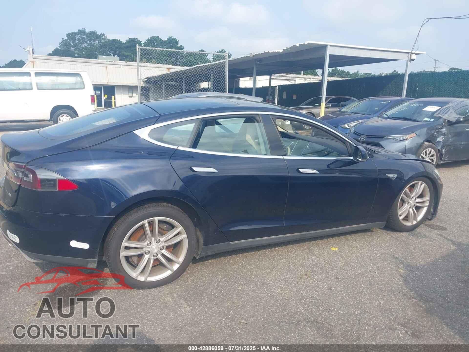 TESLA MODEL S 2013 - 5YJSA1CN1DFP20062