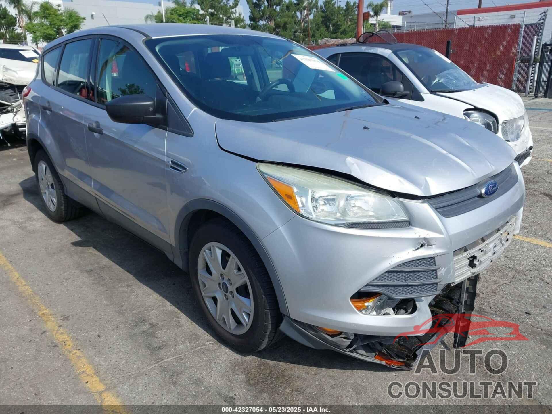 FORD ESCAPE 2016 - 1FMCU0F75GUB38606