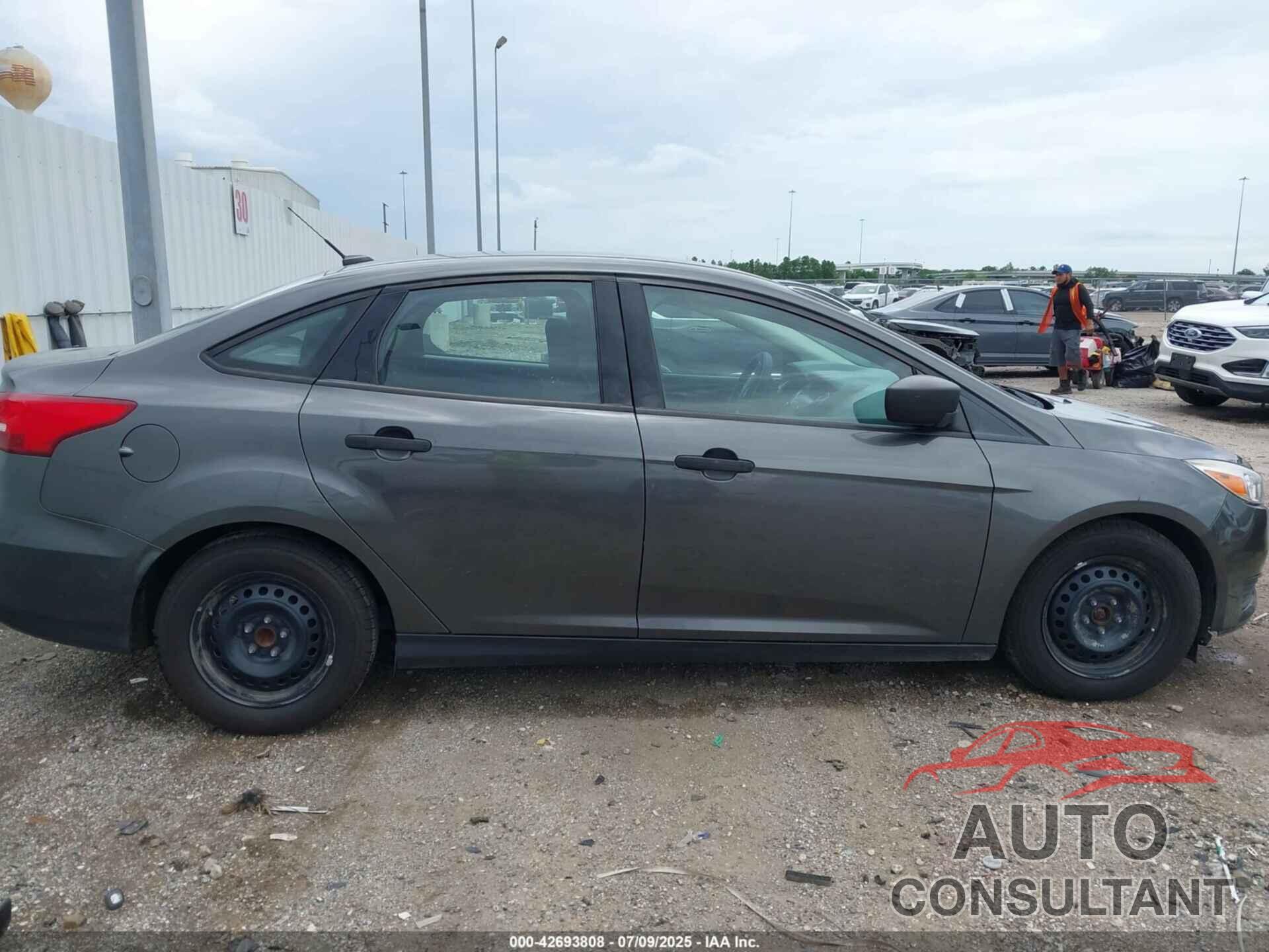FORD FOCUS 2018 - 1FADP3E21JL244125