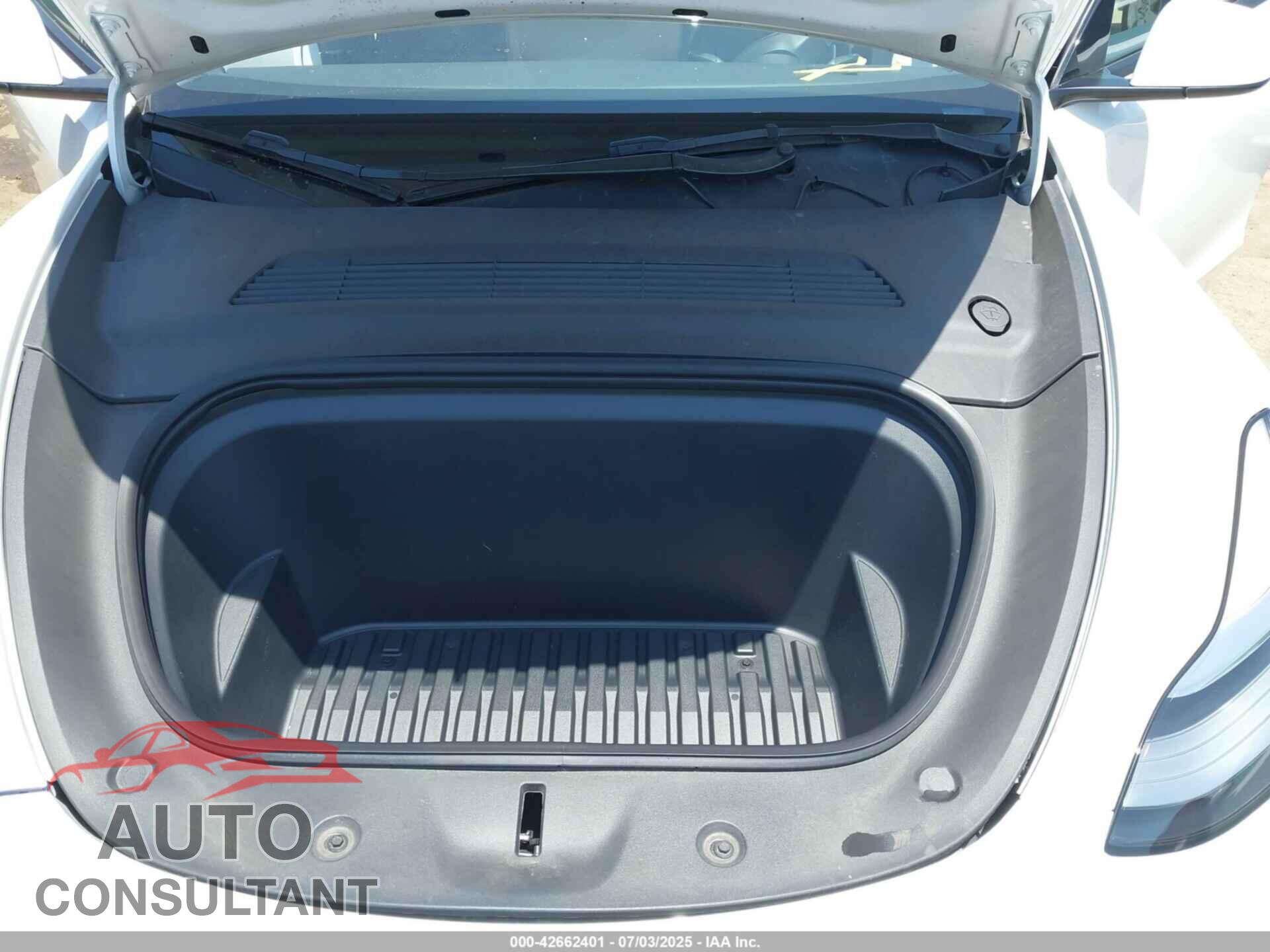 TESLA MODEL Y 2021 - 5YJYGDEEXMF298770