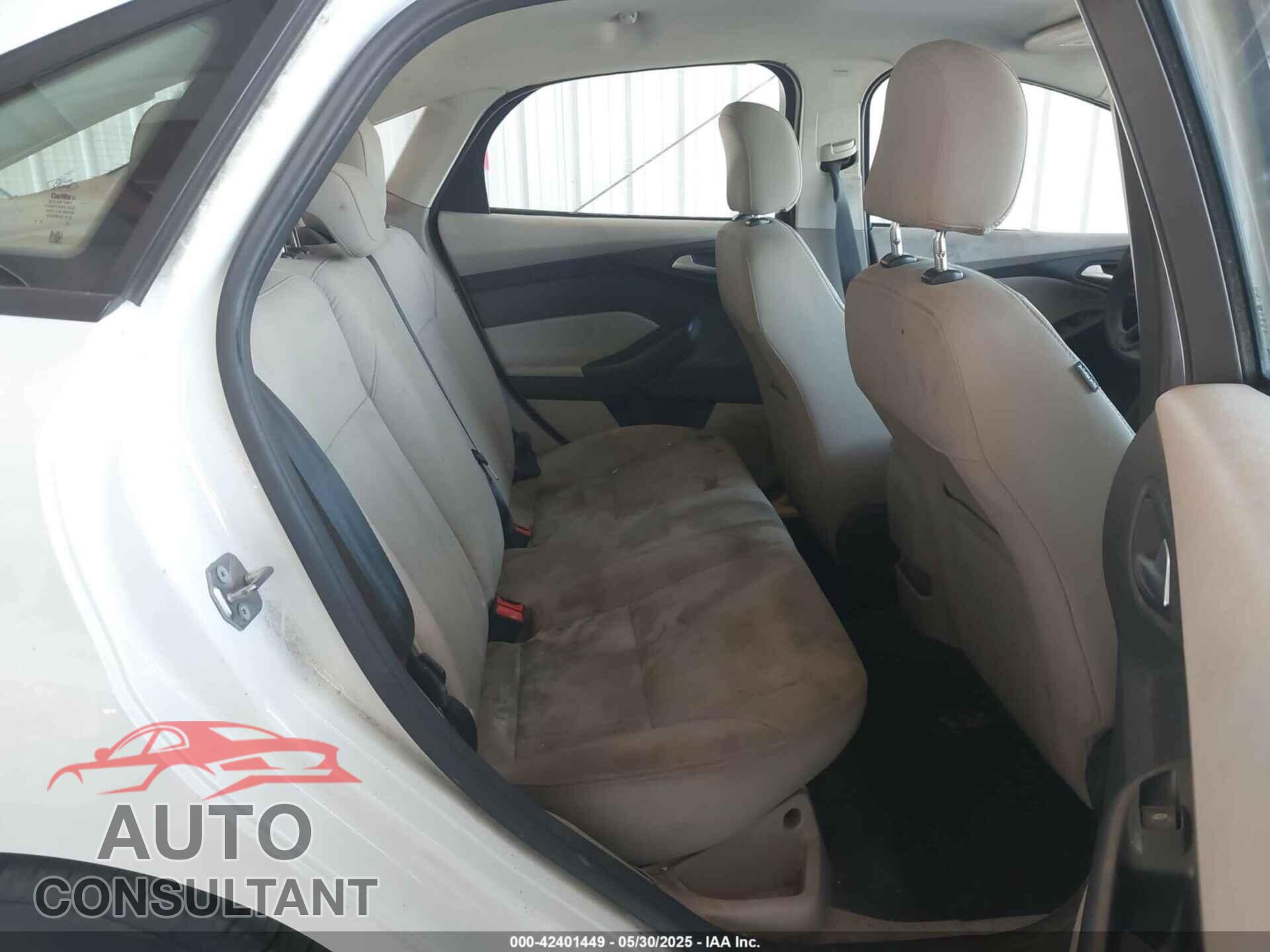 FORD FOCUS 2016 - 1FADP3F23GL272046