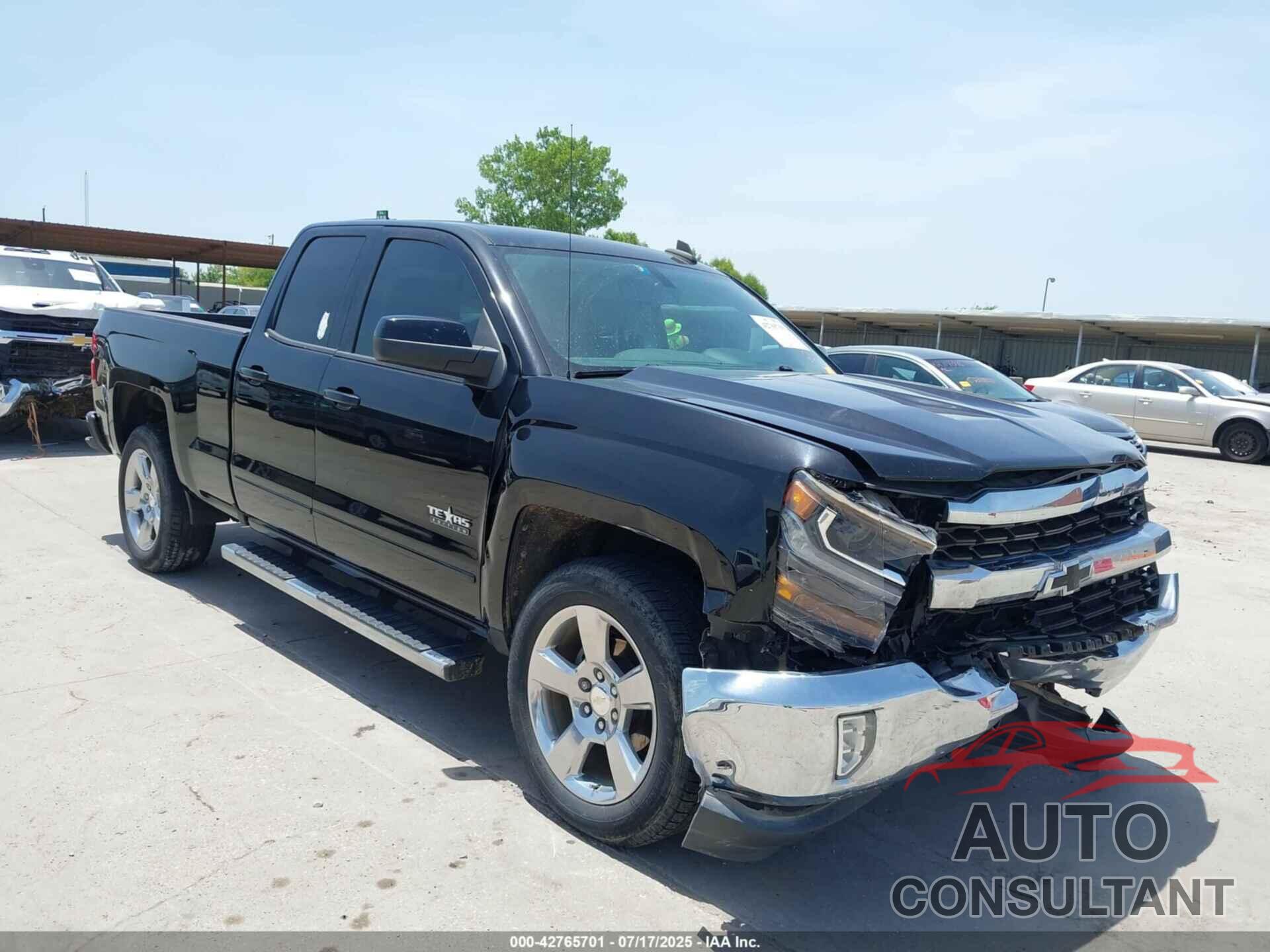 CHEVROLET SILVERADO 1500 2018 - 1GCRCREC9JZ350312