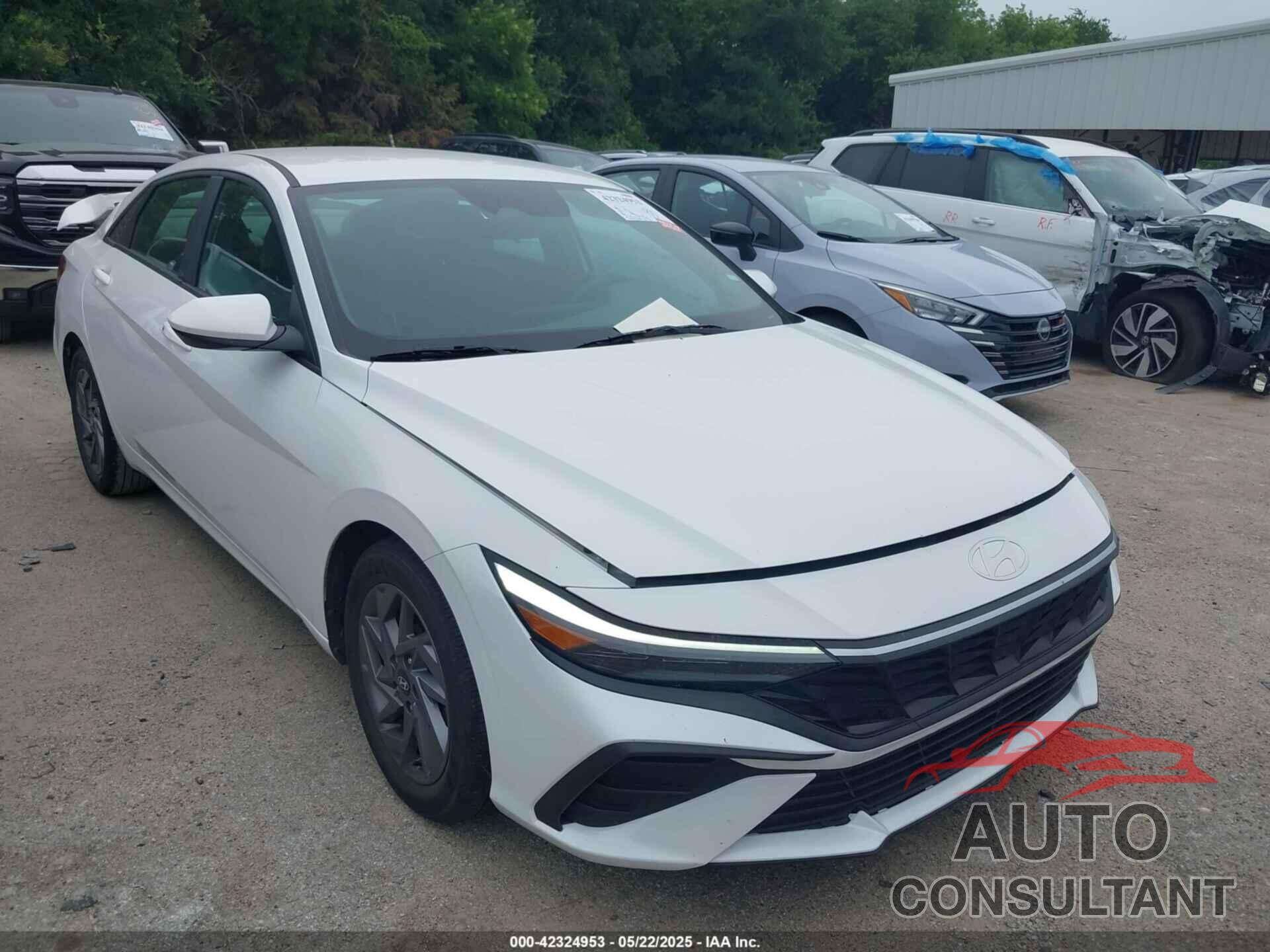 HYUNDAI ELANTRA 2024 - KMHLM4DG2RU648103