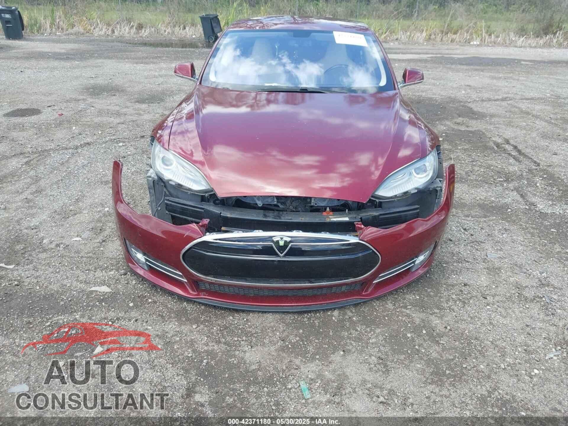 TESLA MODEL S 2012 - 5YJSA1DN2CFS00904