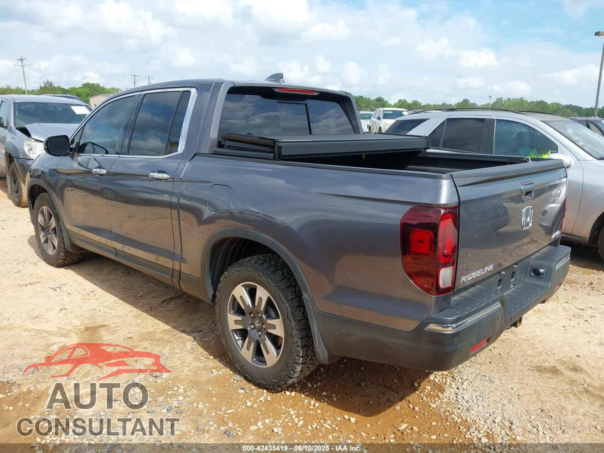 HONDA RIDGELINE 2017 - 5FPYK3F71HB011631