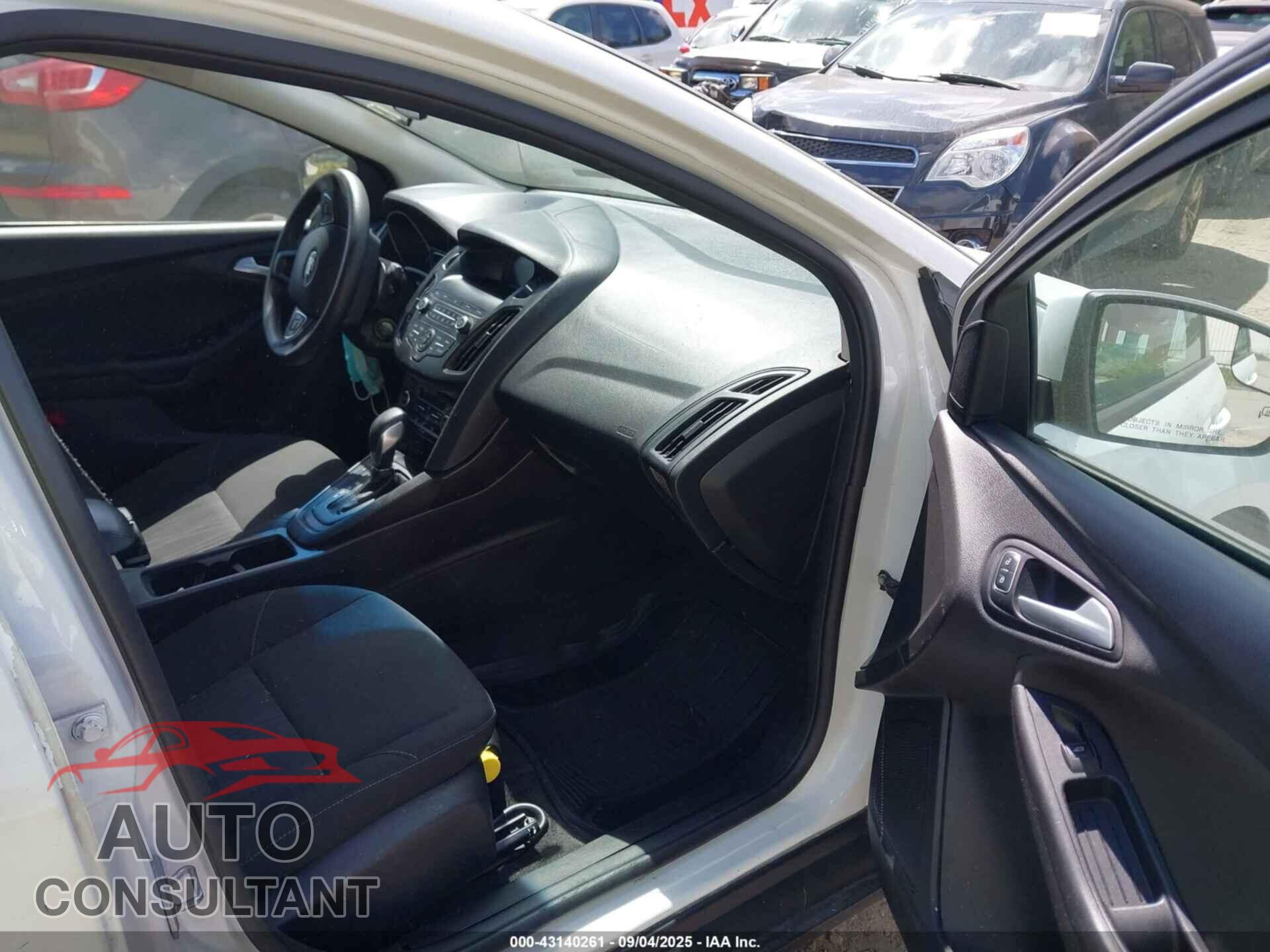 FORD FOCUS 2018 - 1FADP3FEXJL202948