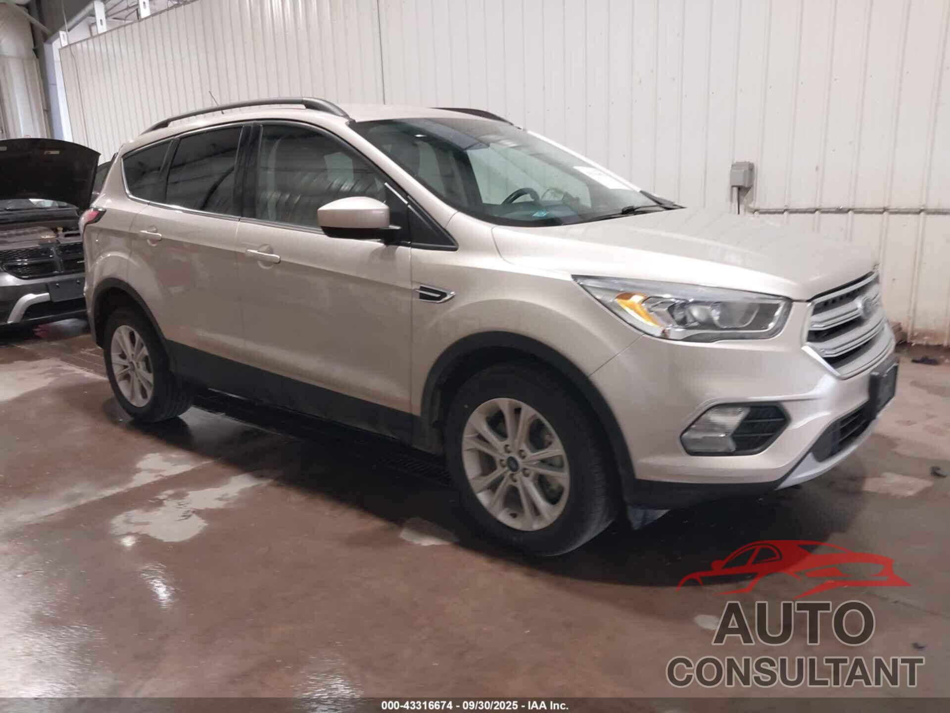 FORD ESCAPE 2018 - 1FMCU9HD1JUC70731
