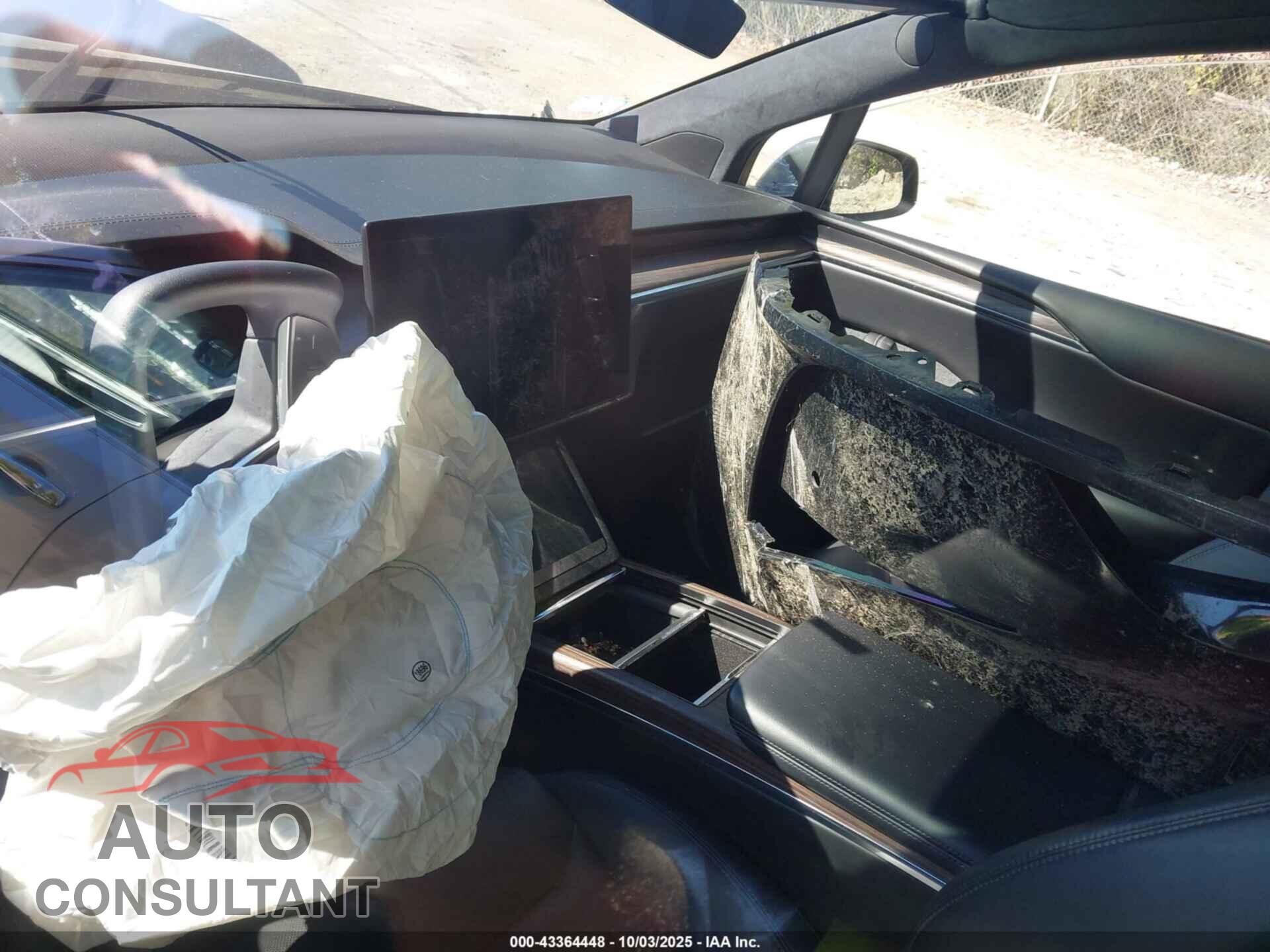 TESLA MODEL X 2023 - 7SAXCBE53PF381282