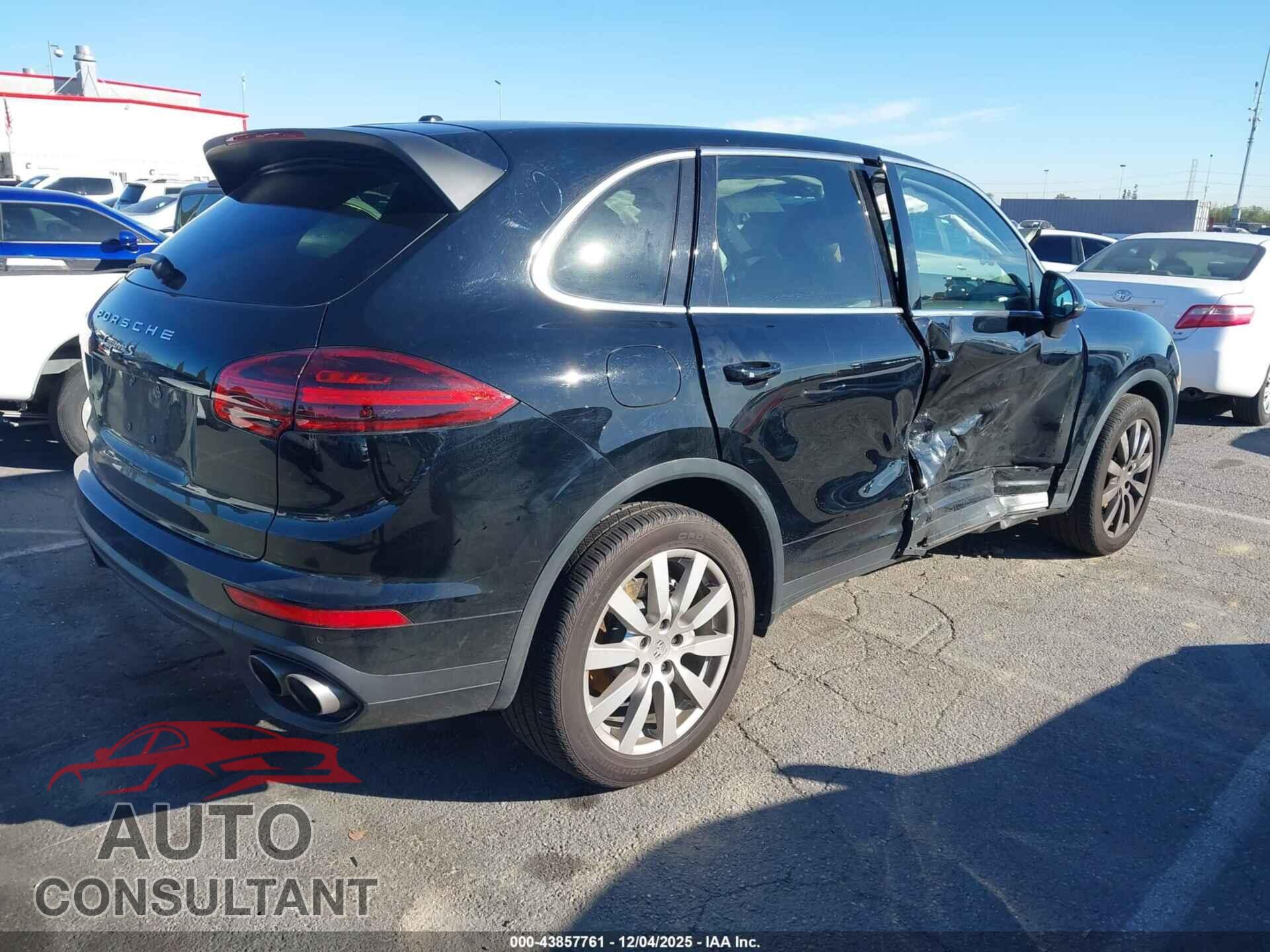 PORSCHE CAYENNE 2017 - WP1AB2A23HLA52421