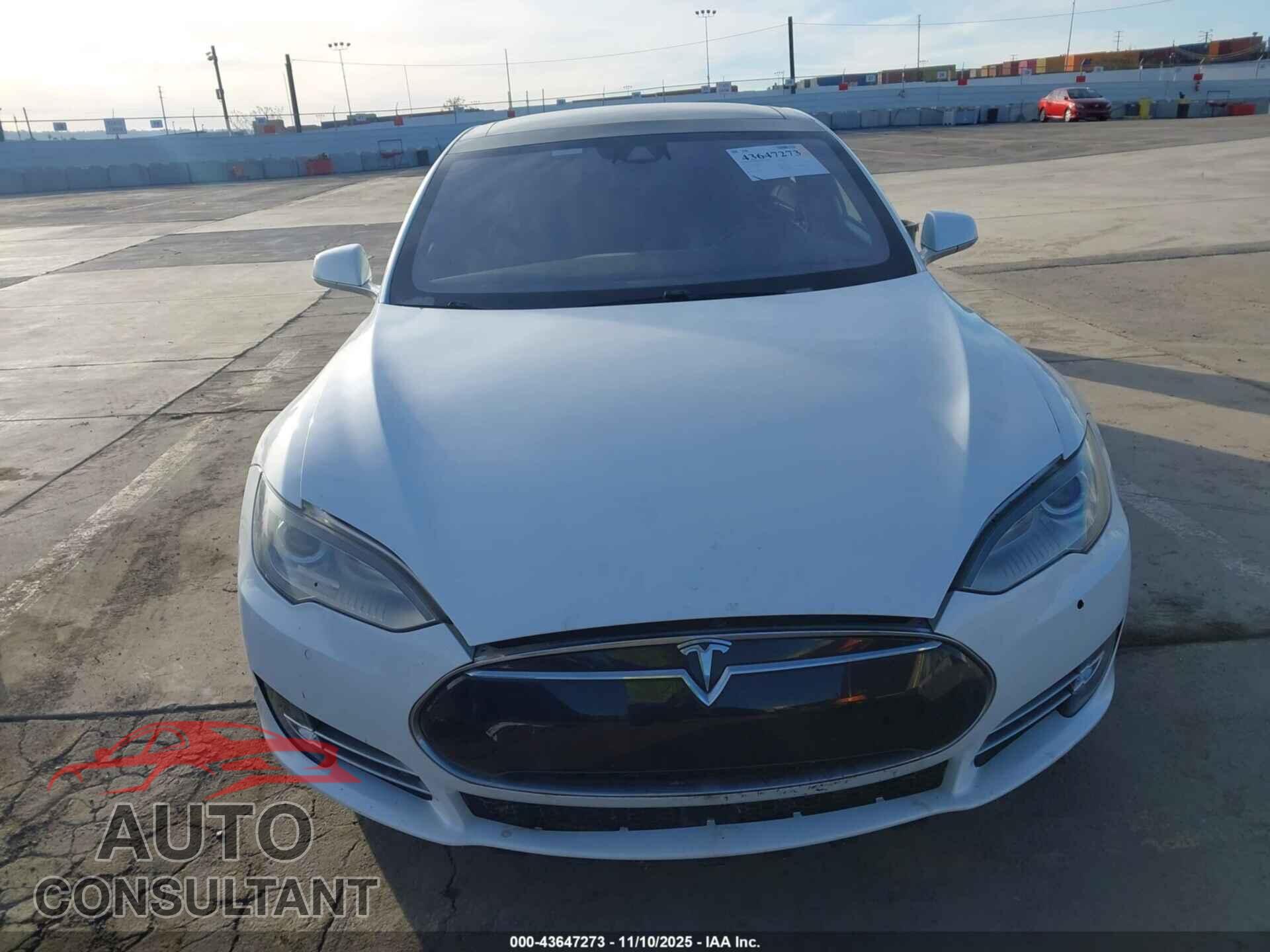 TESLA MODEL S 2015 - 5YJSA1E13FF120186
