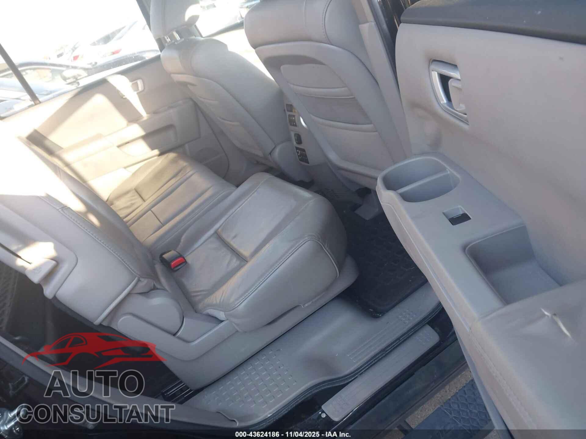 HONDA PILOT 2009 - 5FNYF48699B007738