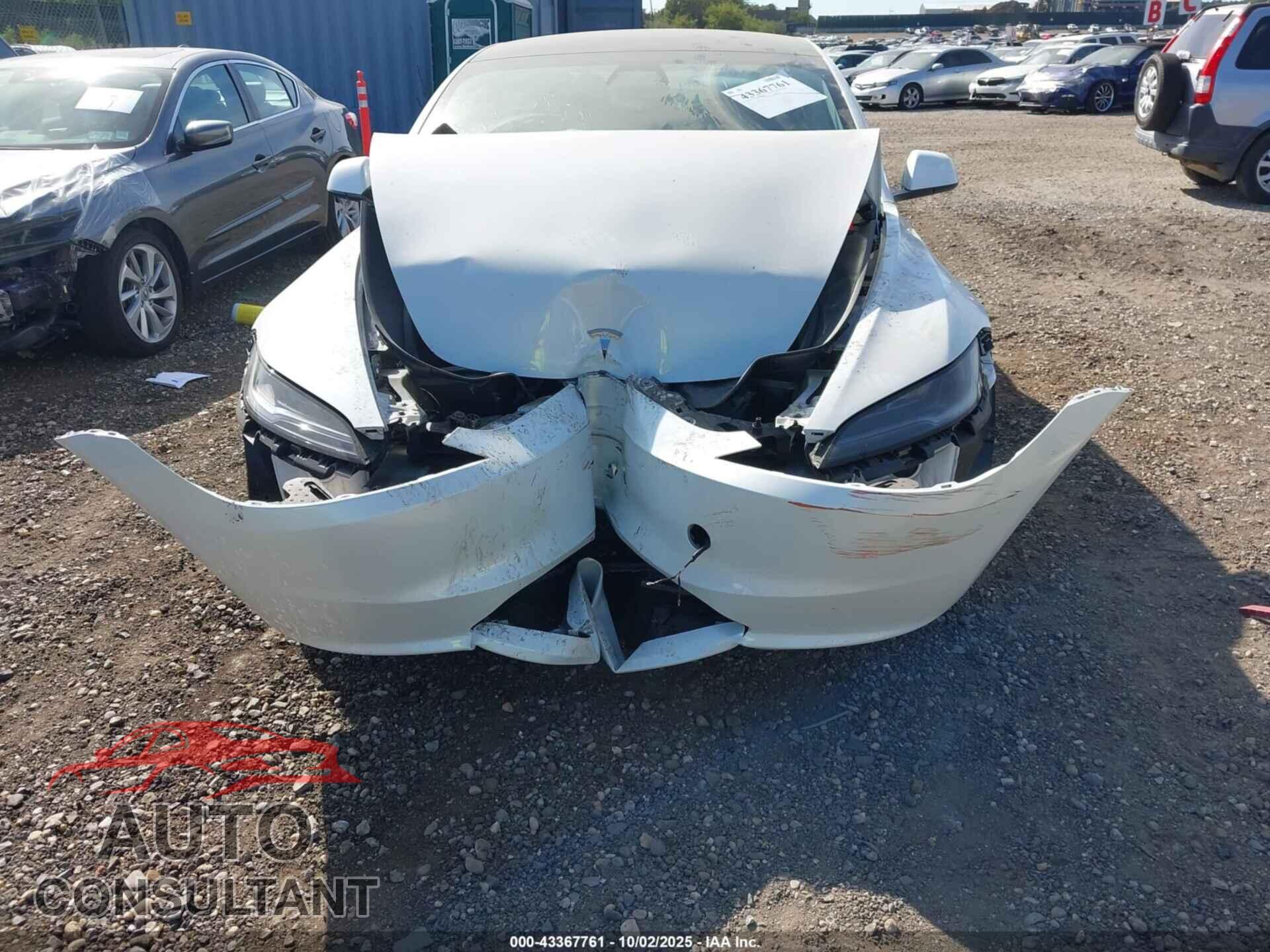 TESLA MODEL 3 2024 - 5YJ3E1EA6RF738437