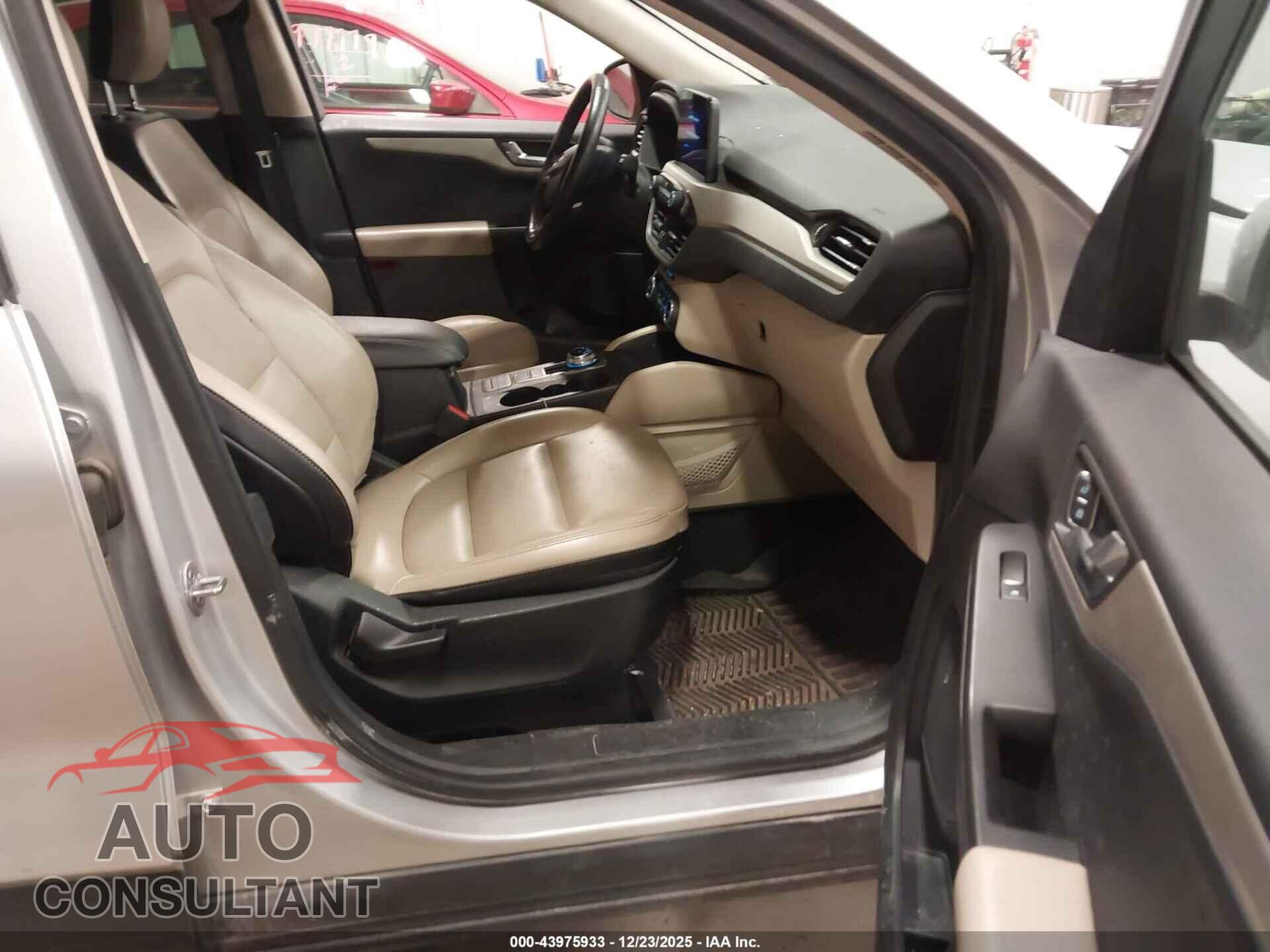 FORD ESCAPE 2020 - 1FMCU9H60LUA20725
