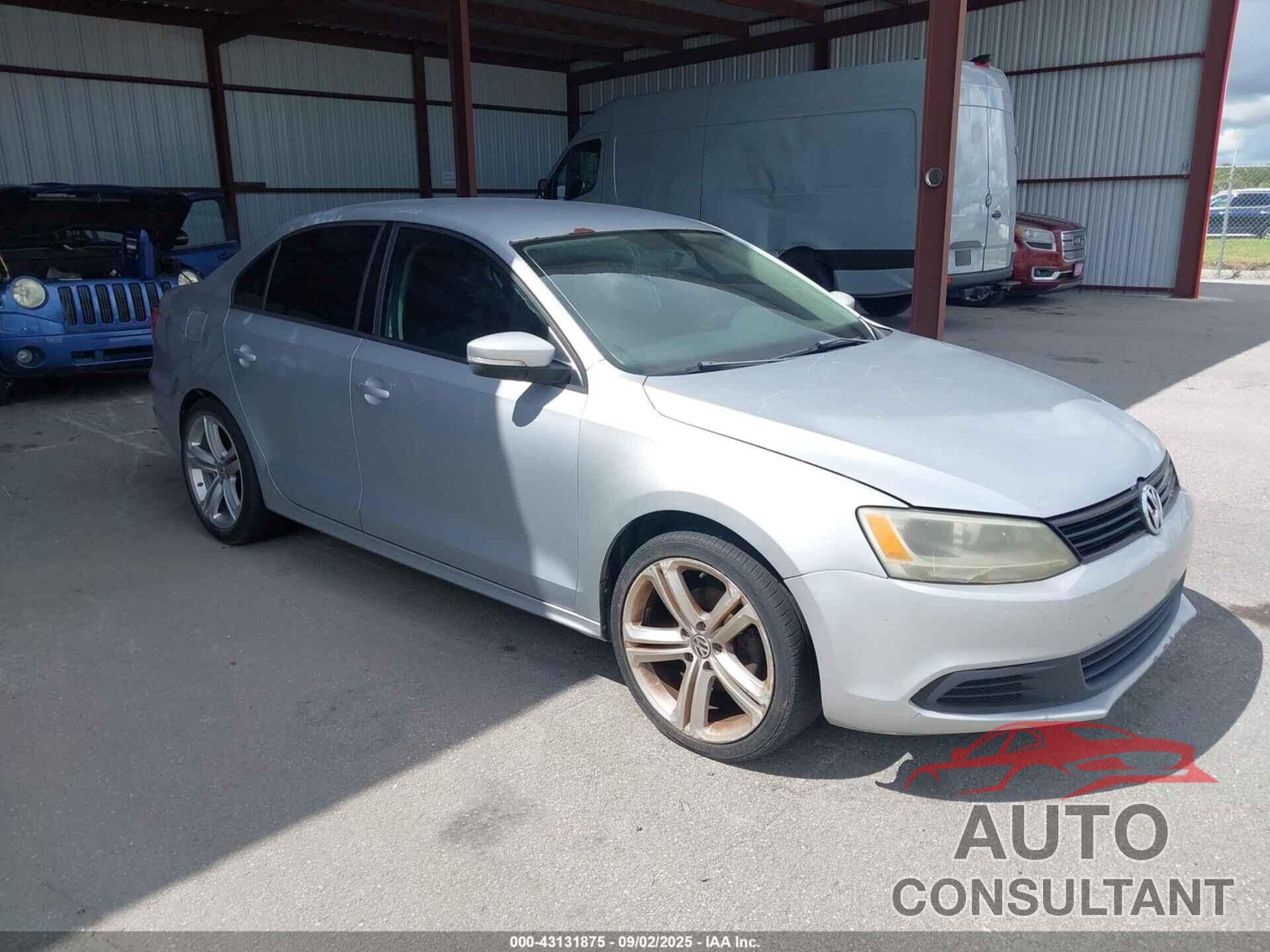VOLKSWAGEN JETTA 2011 - 3VWDX7AJ8BM338997