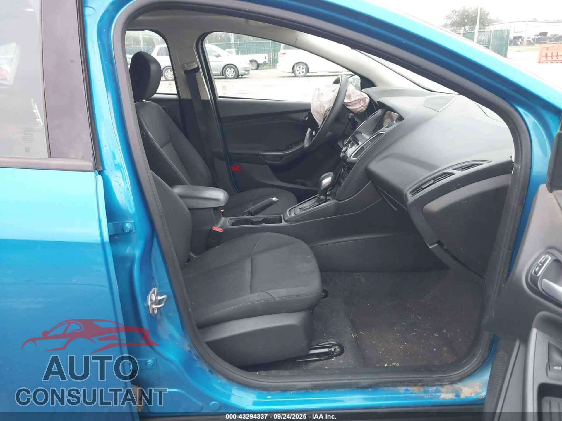 FORD FOCUS 2017 - 1FADP3M28HL230962
