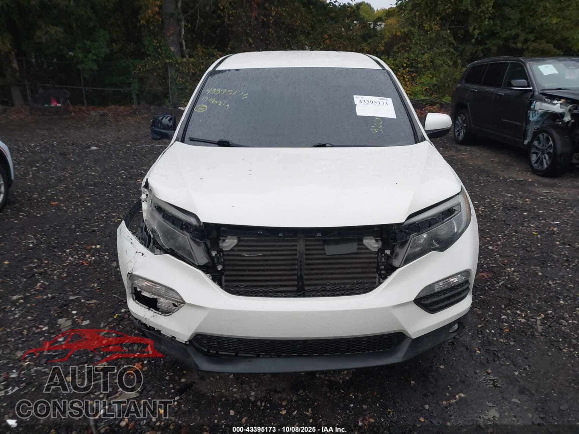 HONDA PILOT 2017 - 5FNYF5H33HB005235