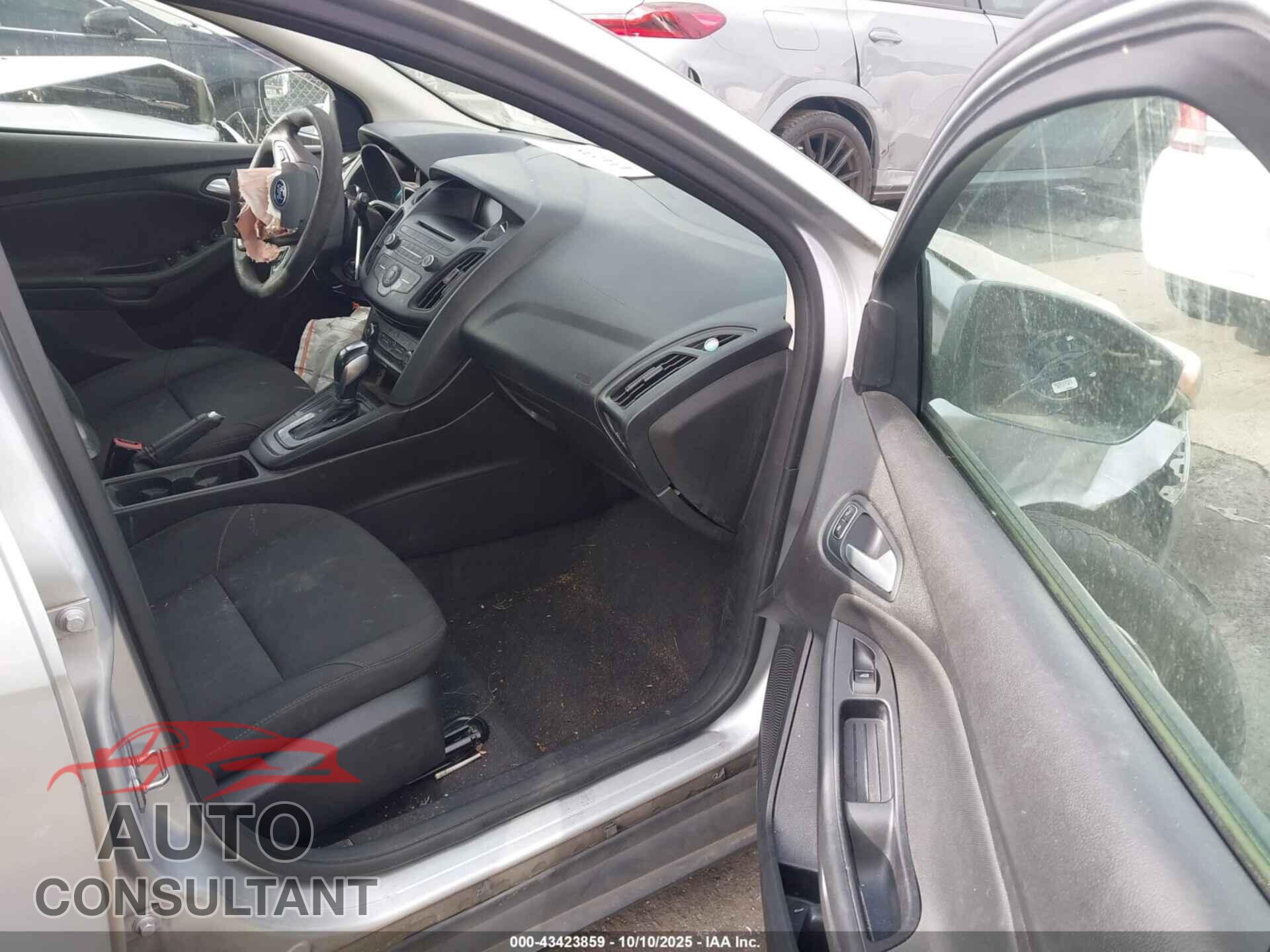 FORD FOCUS 2016 - 1FADP3K20GL204356