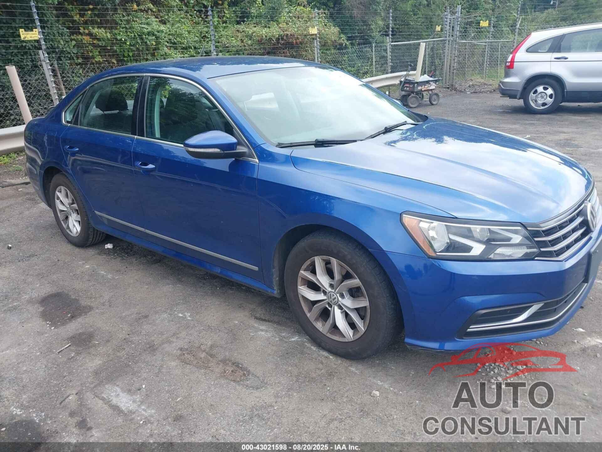 VOLKSWAGEN PASSAT 2017 - 1VWAT7A3XHC032412