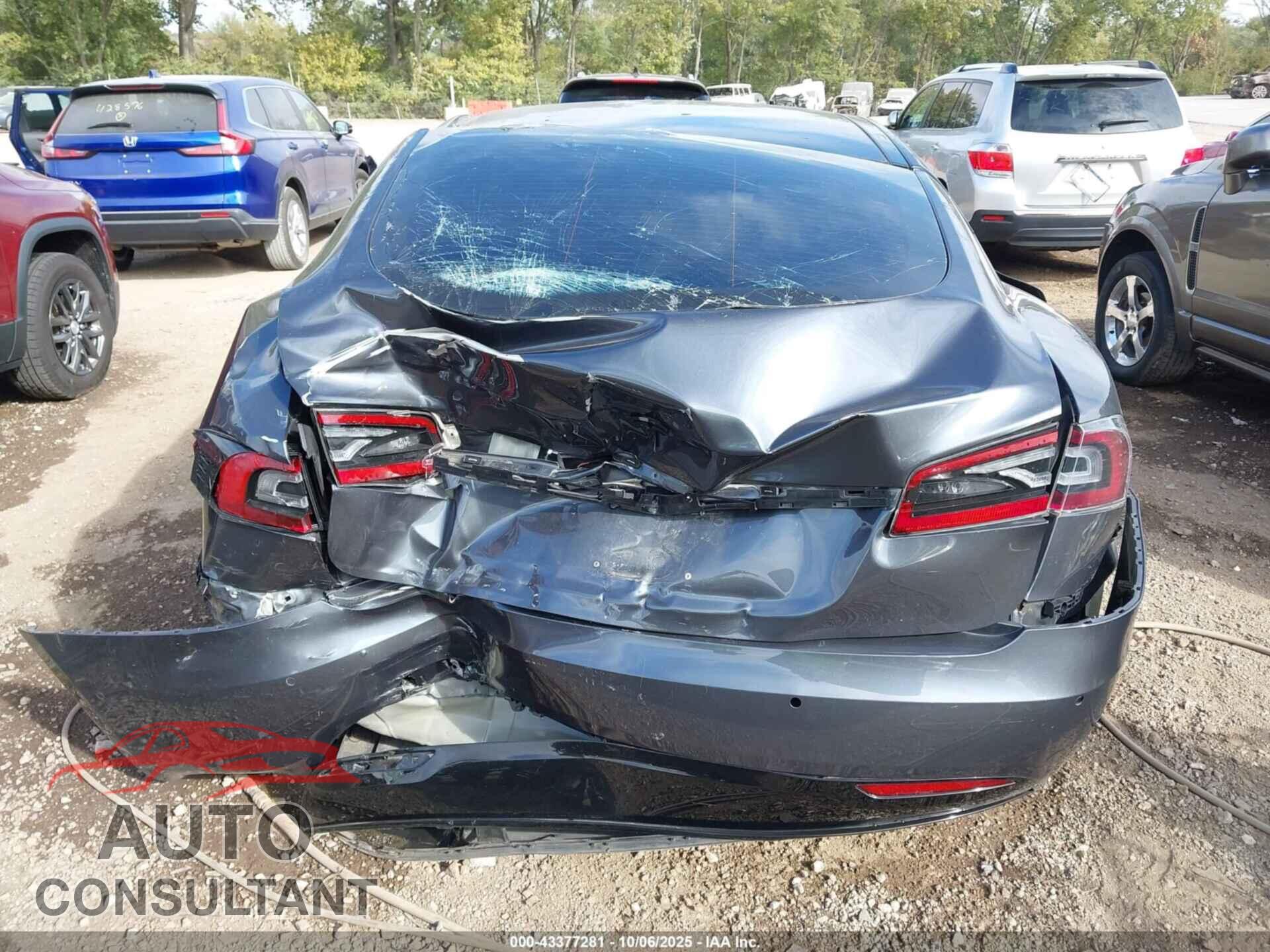TESLA MODEL S 2017 - 5YJSA1E25HF196486