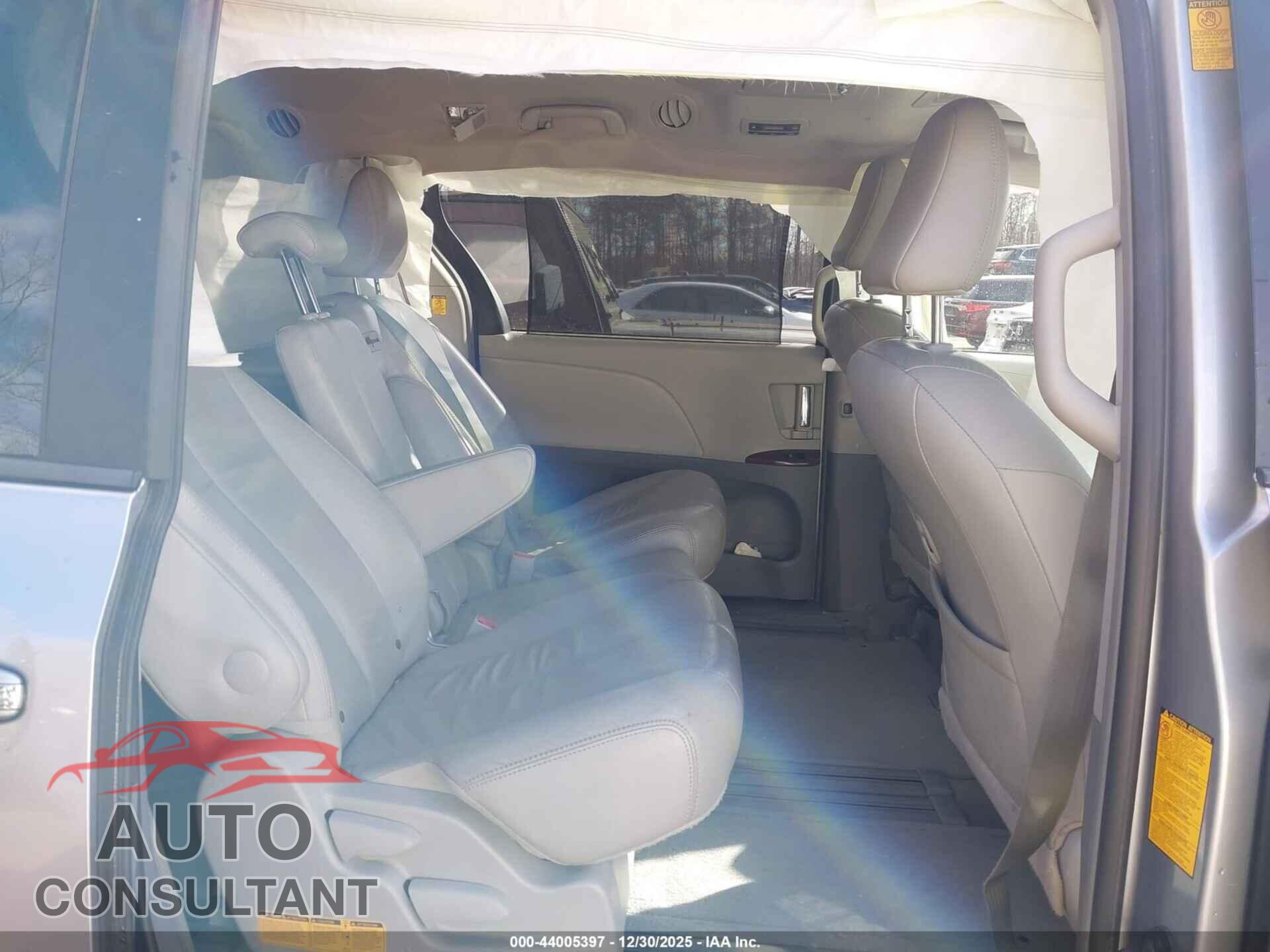 TOYOTA SIENNA 2013 - 5TDYK3DC8DS295533